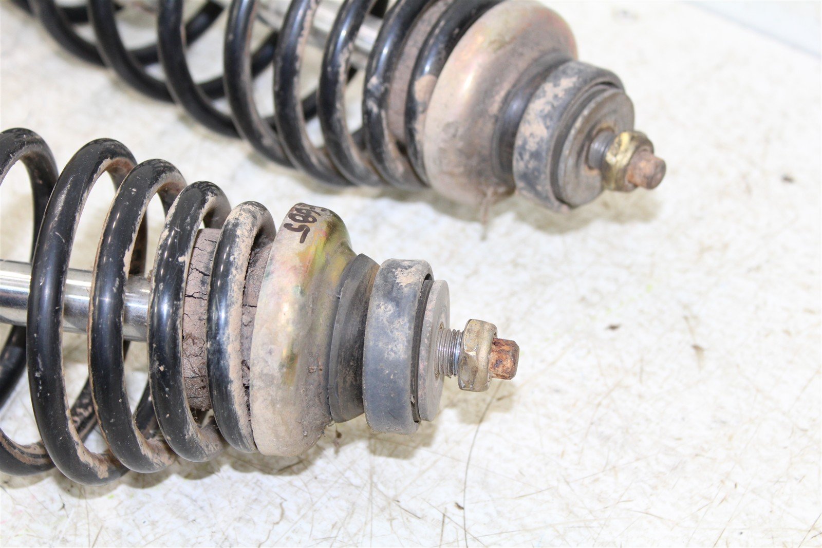 2001 Polaris Magnum 325 2x4 Front Shocks Spring Absorber Left Right 34155