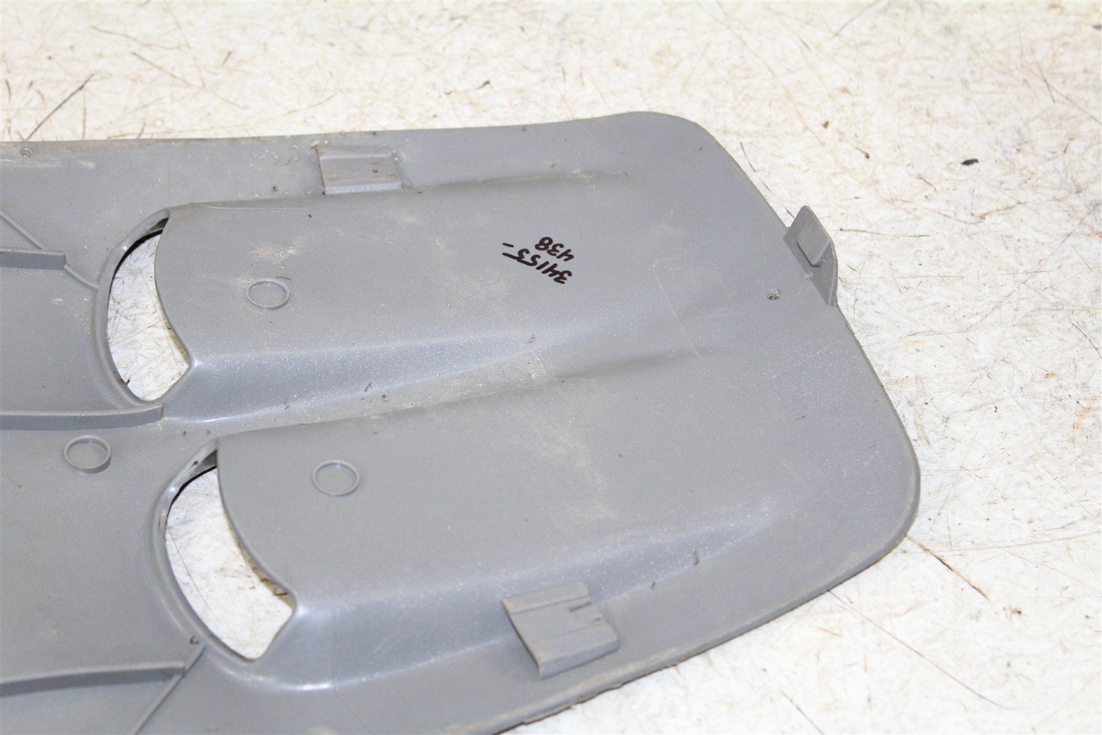 2001 Polaris Magnum 325 2x4 Front Hood Plastic Fender 34155