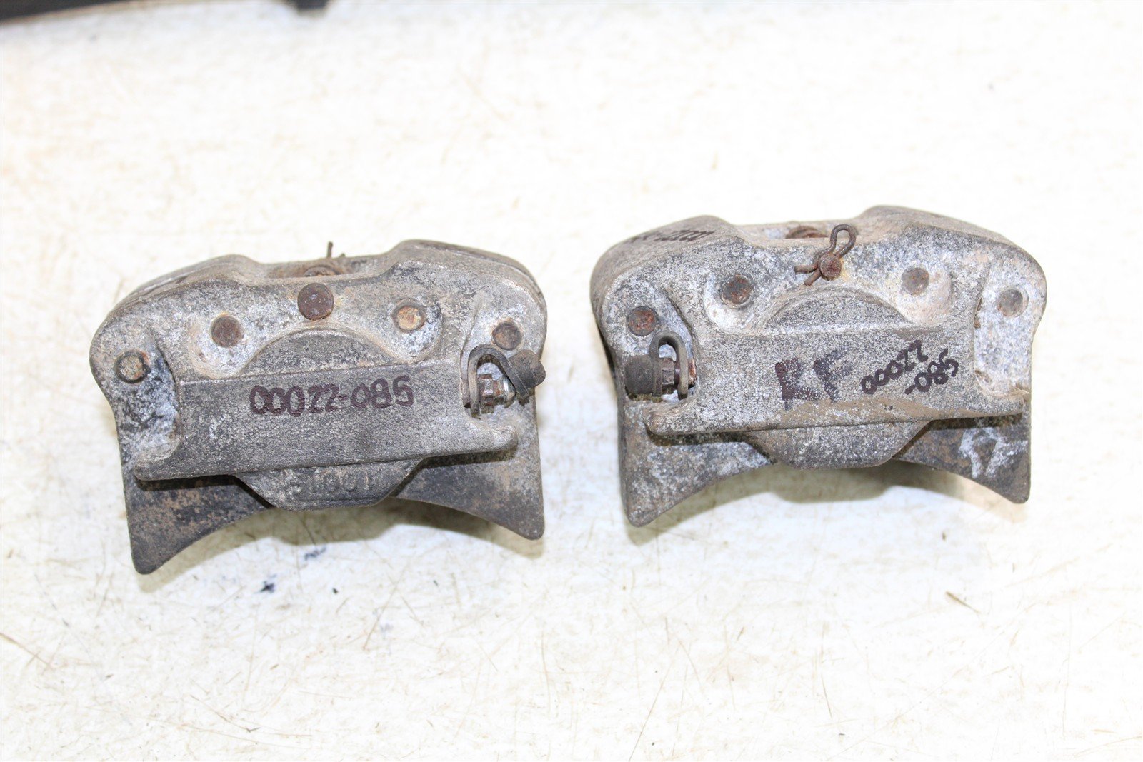 2001 Arctic Cat 500 Manual 4x4 Front Brake Calipers Set Left Right 00022