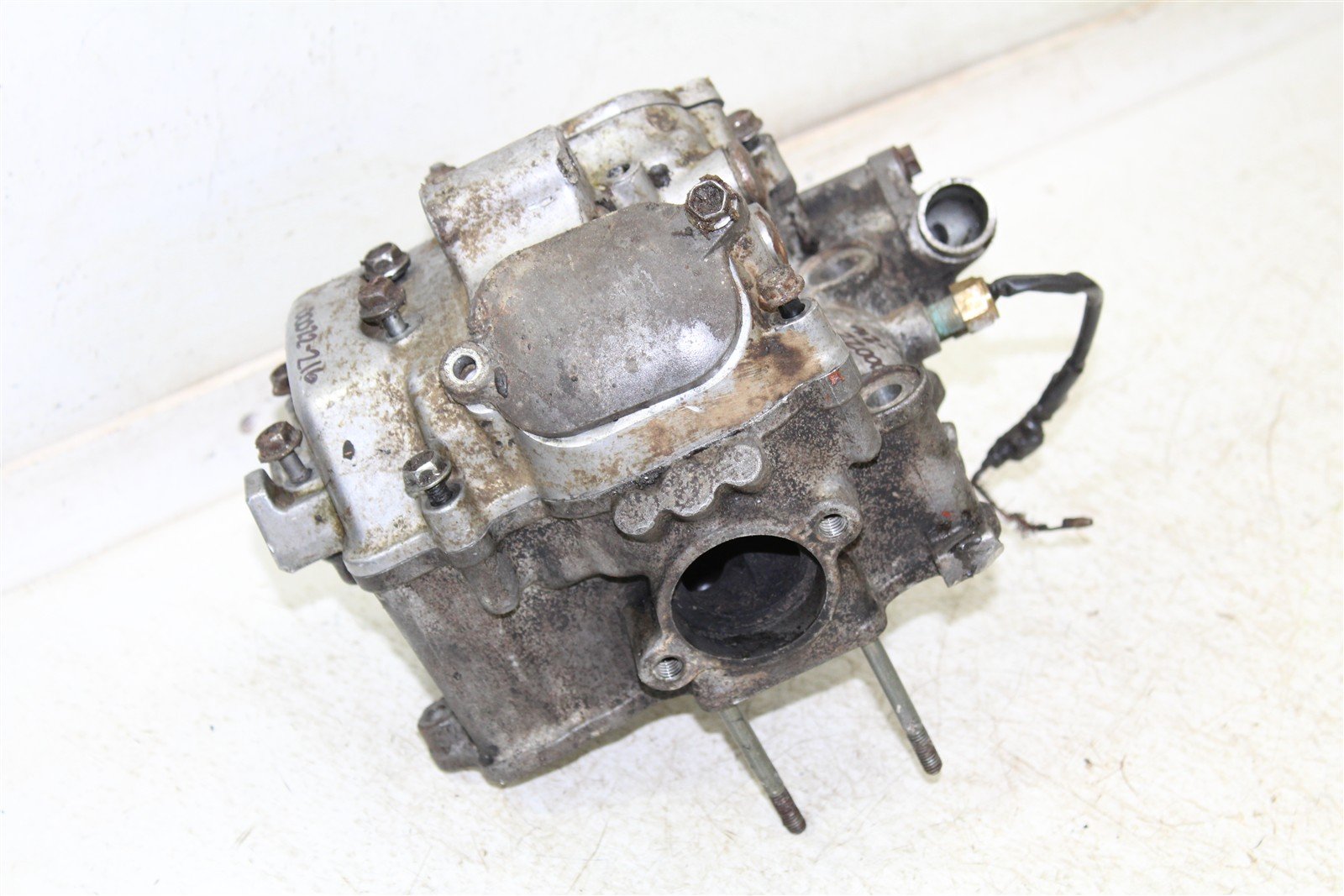 2001 Arctic Cat 500 Manual 4x4 Cylinder Head Valve Cover w/ Rocker Arms 00022