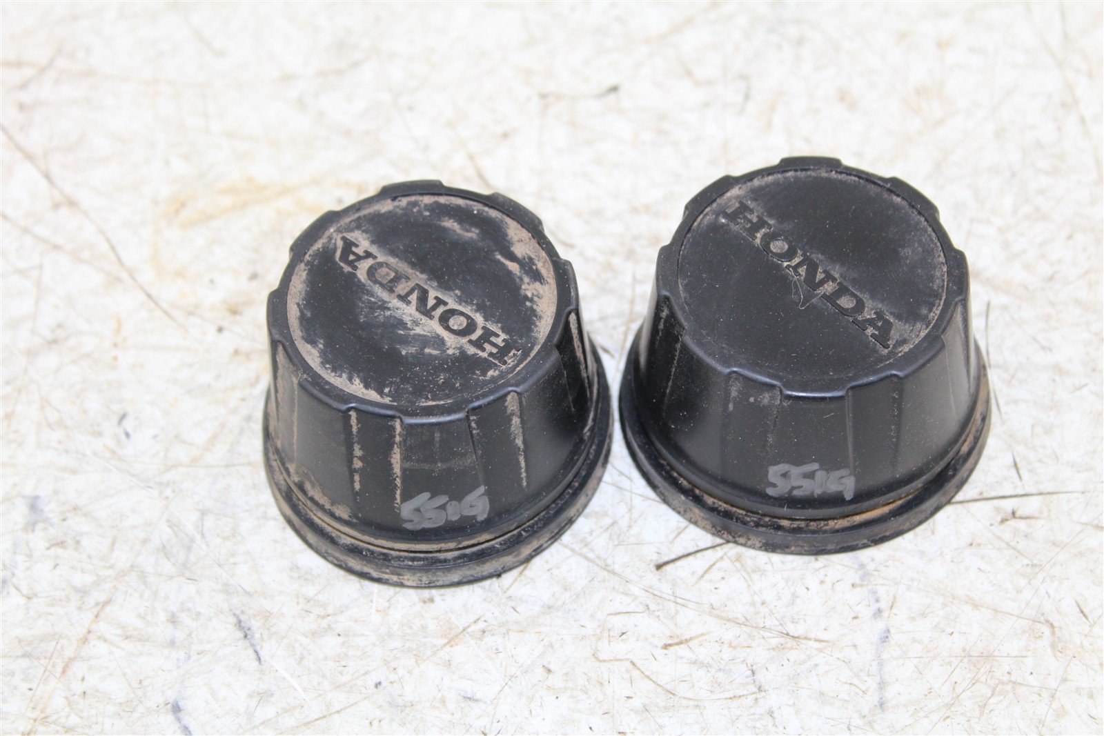 1986 Honda Fourtrax TRX 250 Hub Caps Front Rear 551G