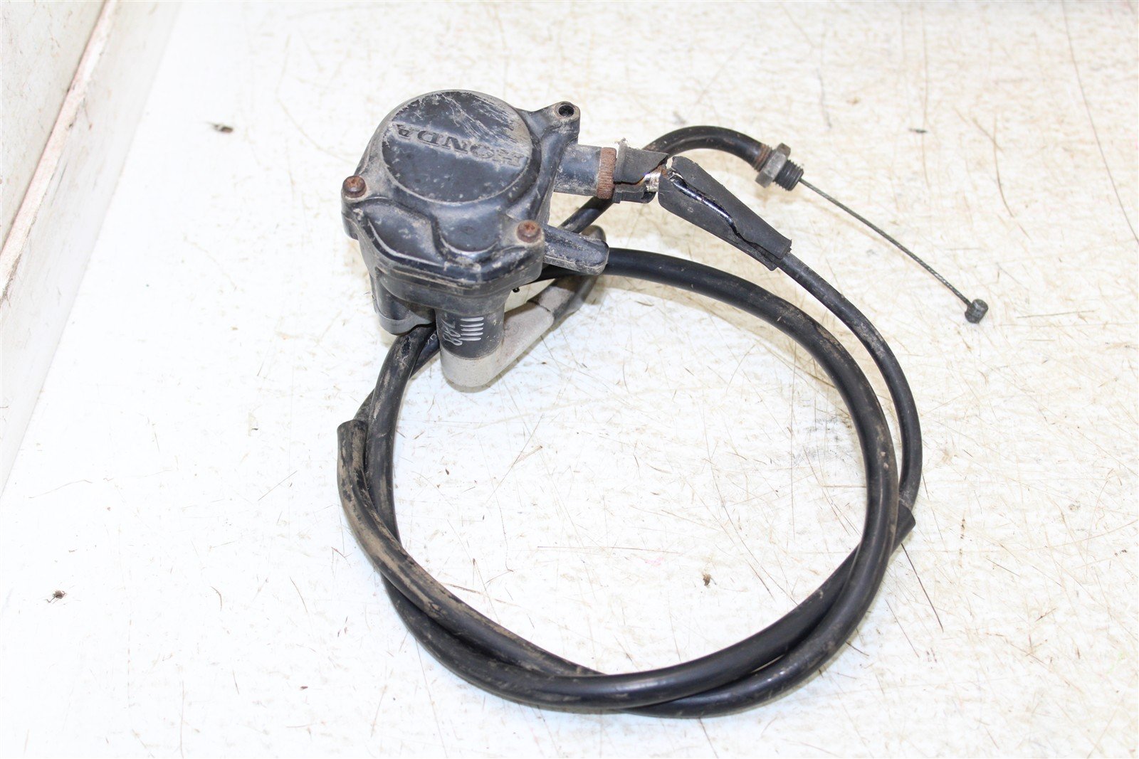 1987 Honda Fourtrax 350D Throttle Lever Housing w/ Cable 11111
