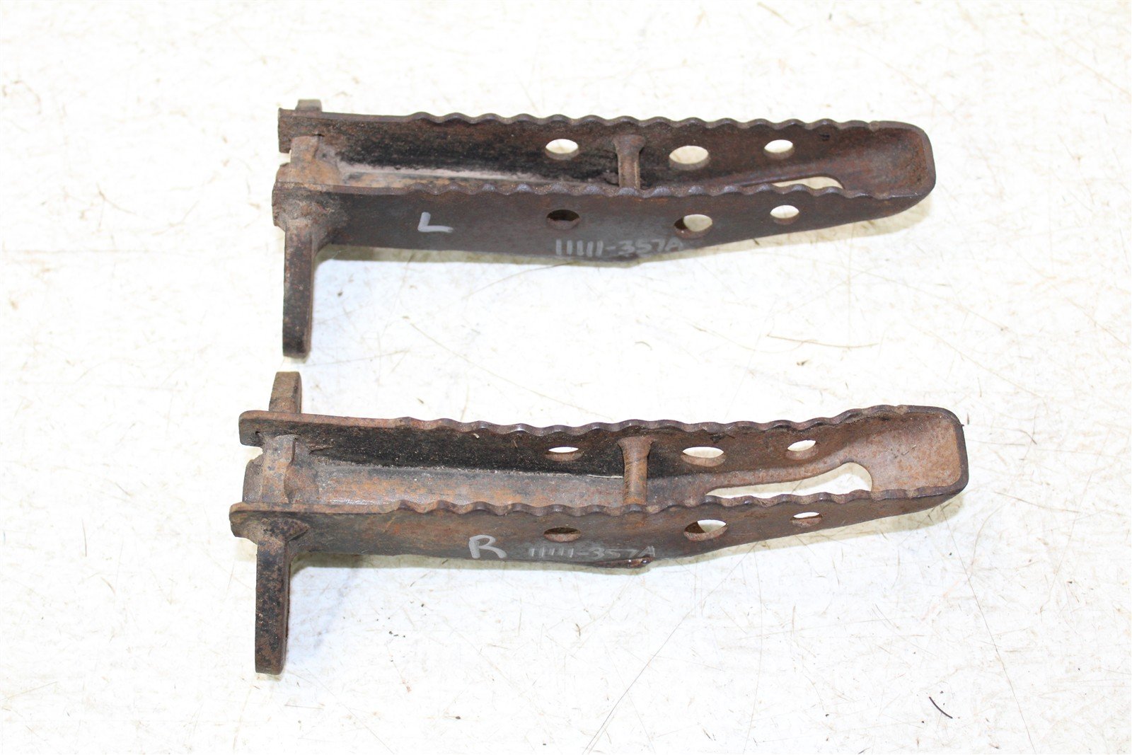 1987 Honda Fourtrax 350D Foot Pegs Rests Set Left Right 11111