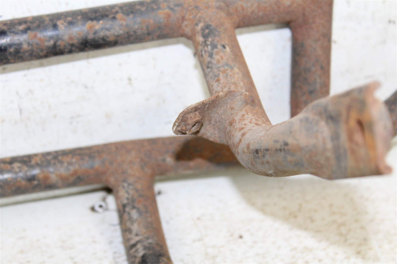 1987 Honda Fourtrax 350D Front Bumper Frame Mount 11111
