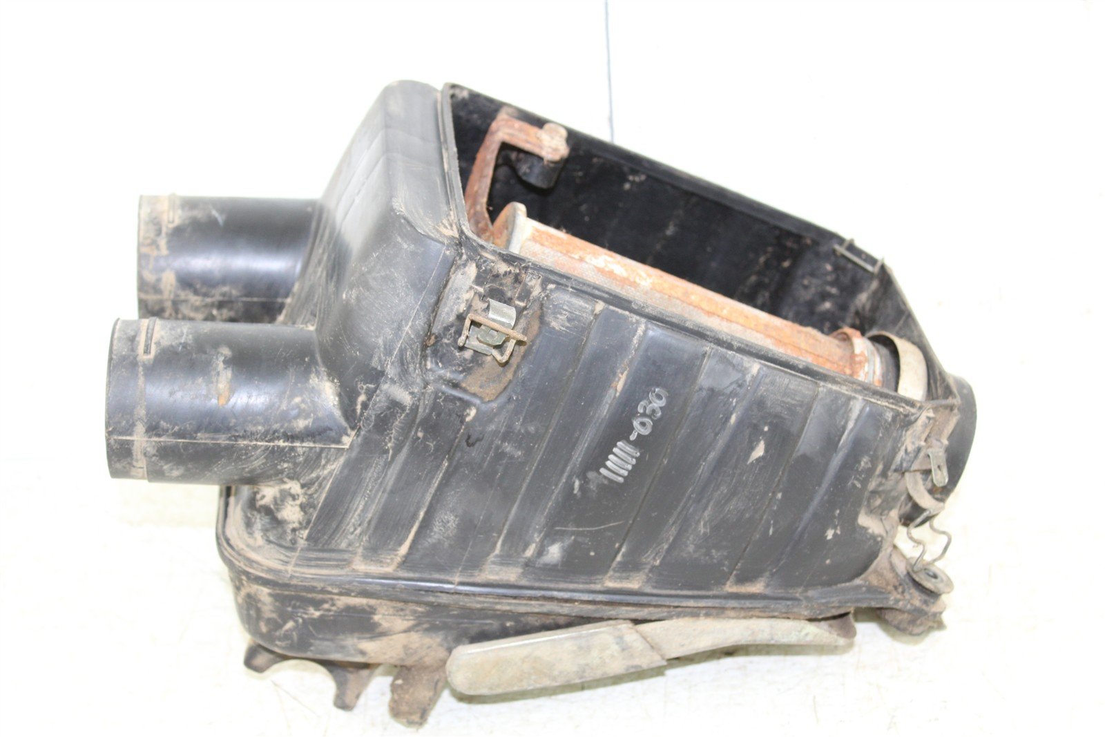 1987 Honda Fourtrax 350D Air Box Intake Housing Boot Filter Cage 11111