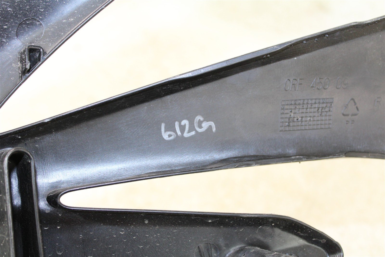2009 Honda CRF 450R Plastics Gas Tank Shrouds Fenders Left Right 612G