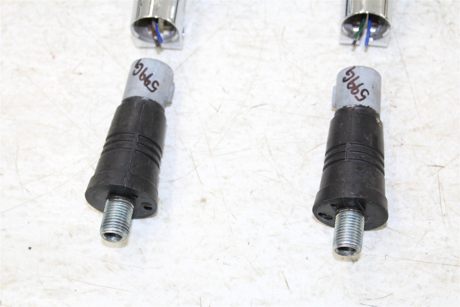 2003 Yamaha V Max VMX12R Front Turn Signals Directional Indicator Light Set 599G