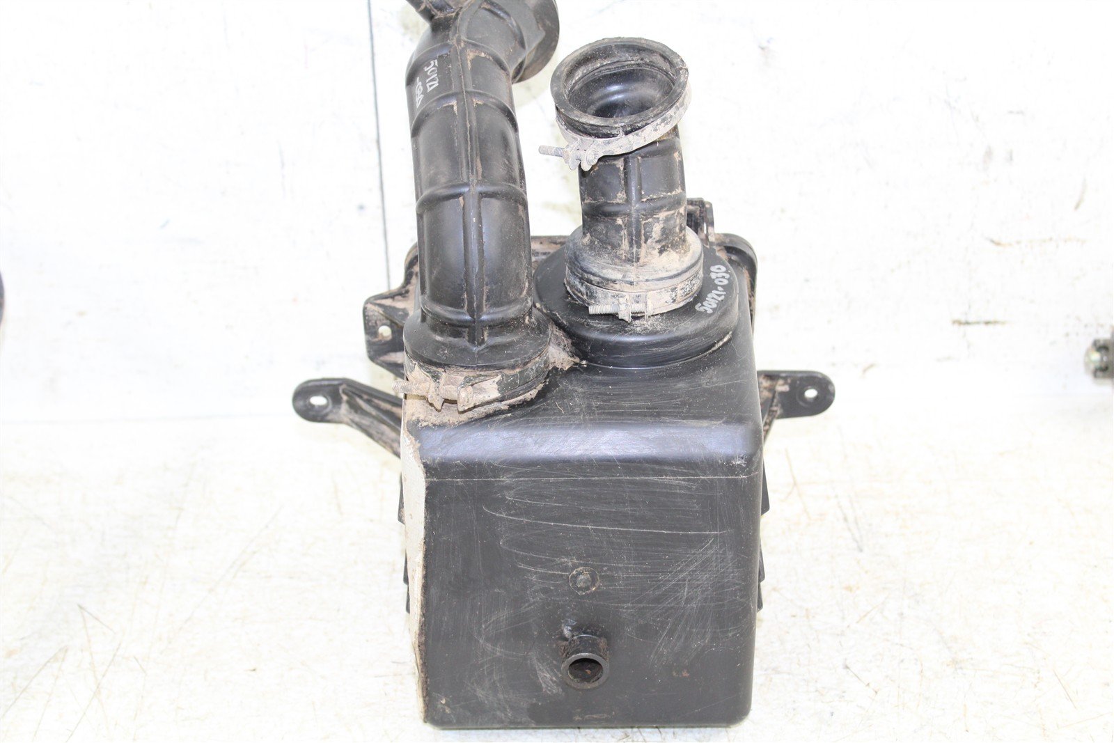 2003 Yamaha Bear Tracker 250 Air Box Intake Housing Boot Filter Cage 50121