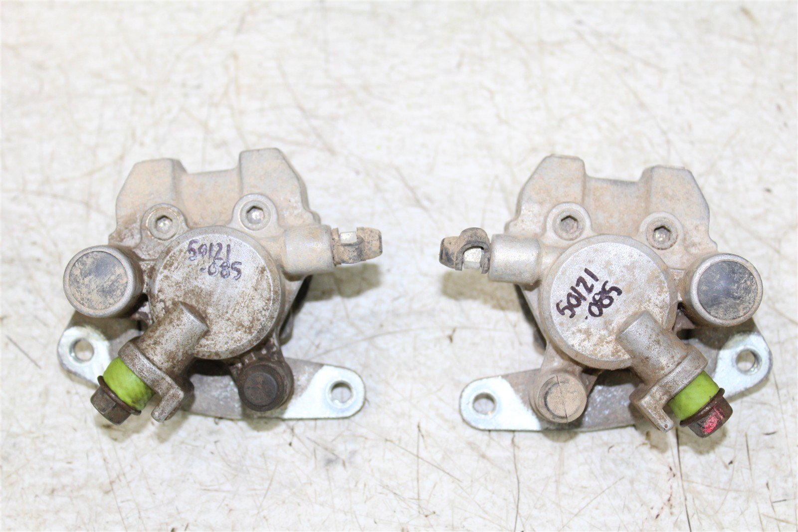 2003 Yamaha Bear Tracker 250 Front Brake Calipers Set Left Right 50121