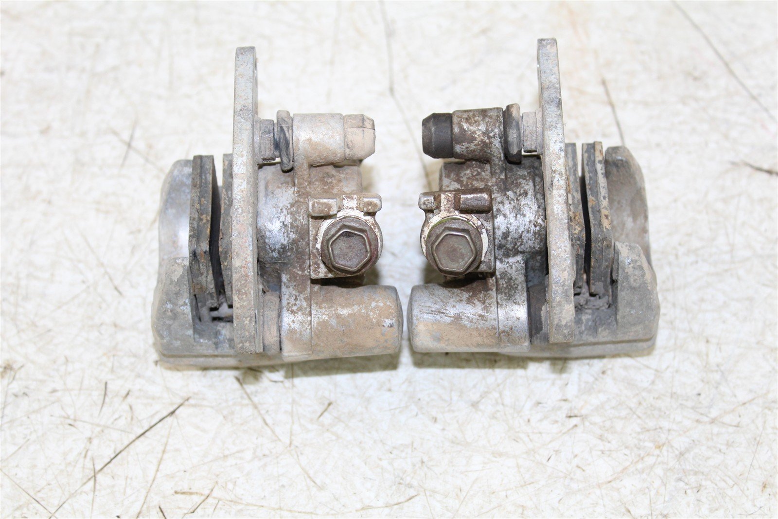 2003 Yamaha Bear Tracker 250 Front Brake Calipers Set Left Right 50121