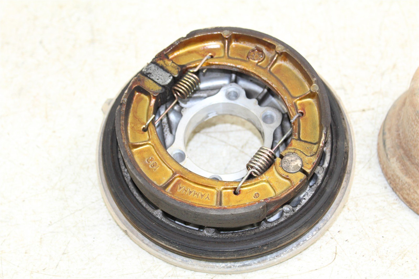 2003 Yamaha Bear Tracker 250 Rear Brake Drum Backing Plate Panel Hub 50121