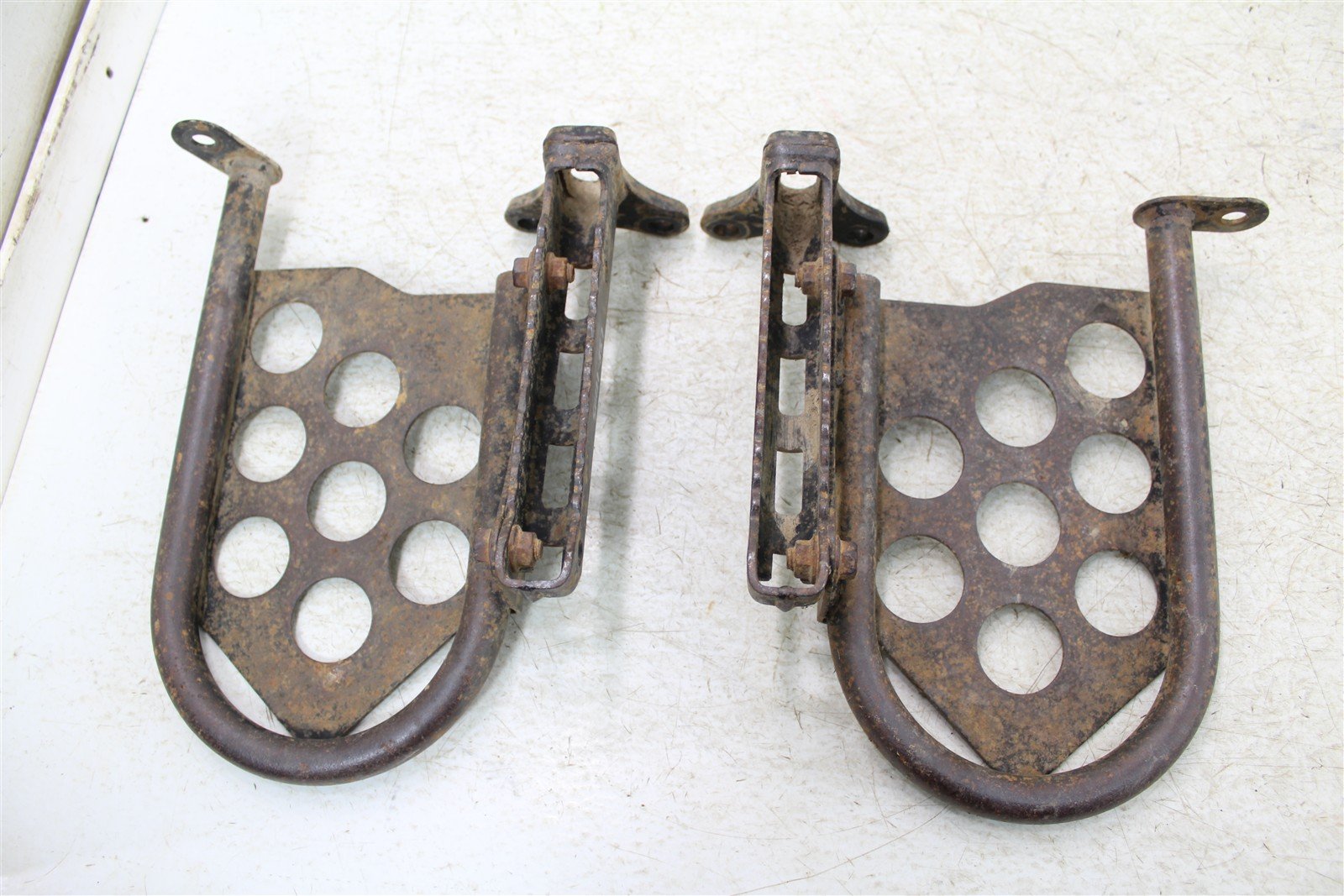 2003 Yamaha Bear Tracker 250 Foot Pegs Rests Set Left Right 50121