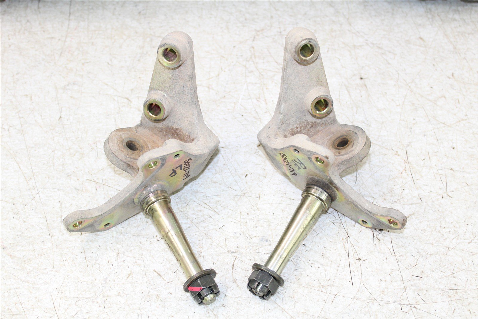2003 Yamaha Bear Tracker 250 Front Spindles Knuckle Set Left Right 50121
