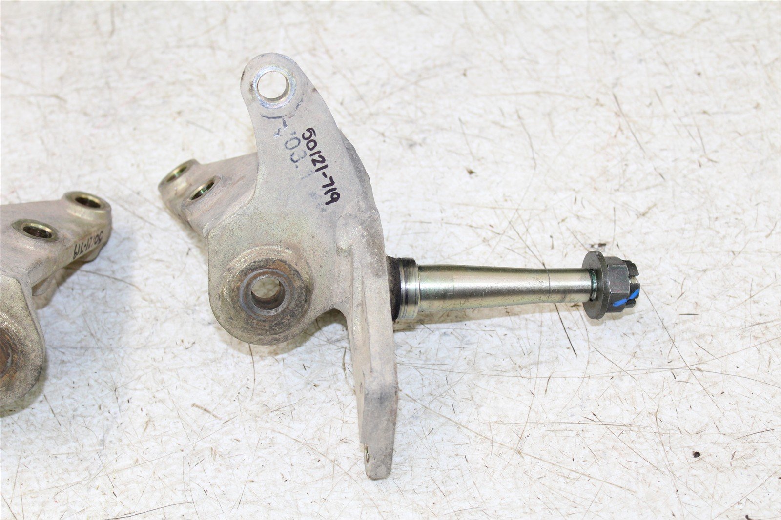 2003 Yamaha Bear Tracker 250 Front Spindles Knuckle Set Left Right 50121