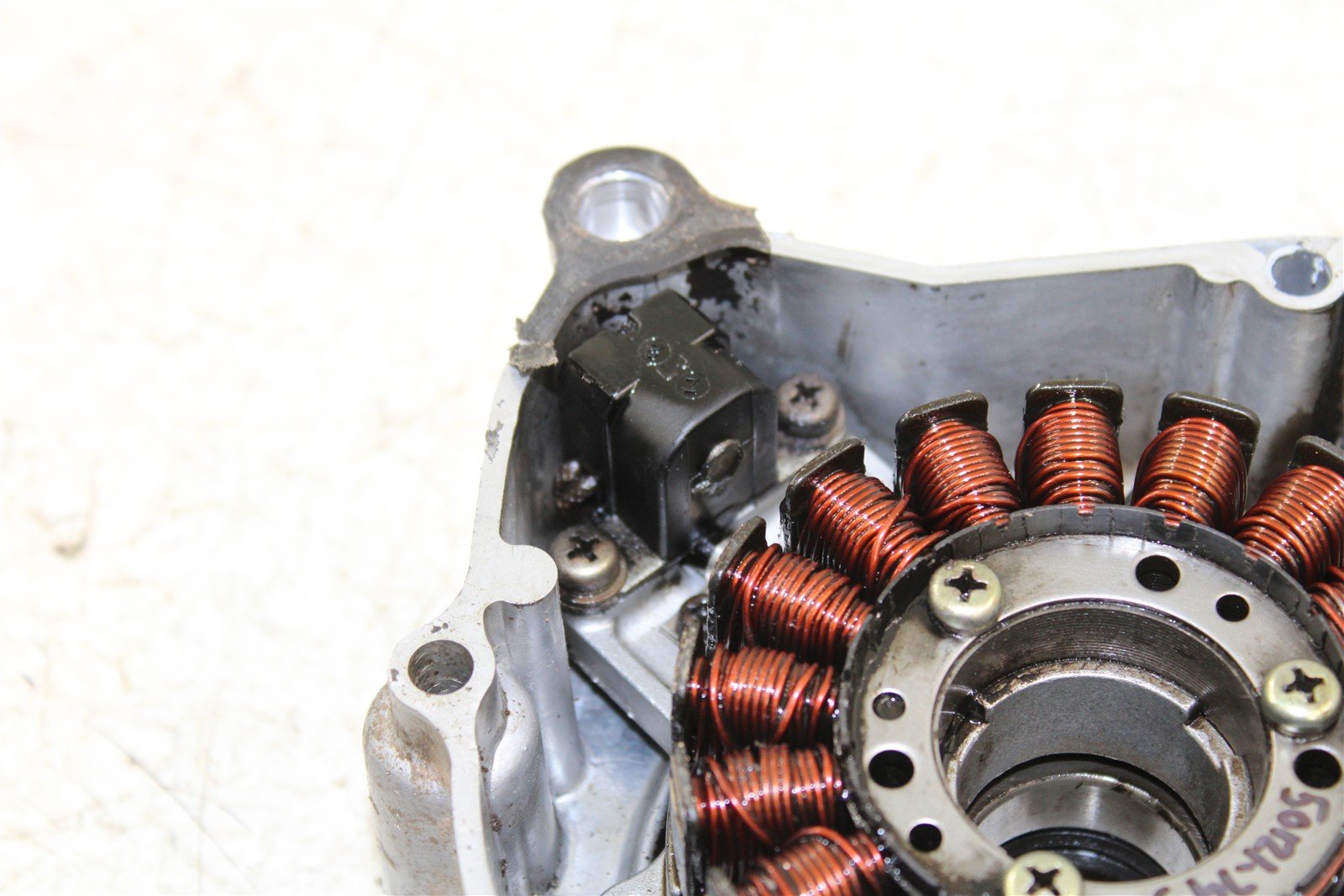 2003 Yamaha Bear Tracker 250 Stator Magneto Generator Coil w/ Cover 50121