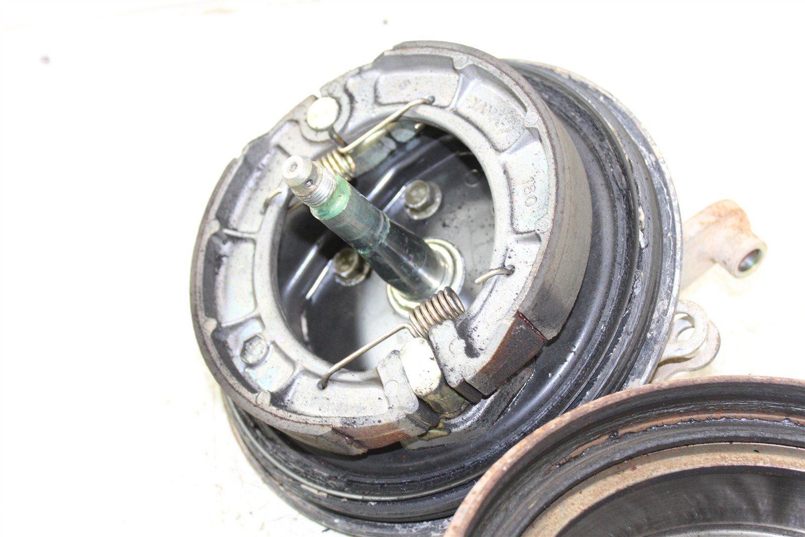 1999 Yamaha Bear Tracker 250 Front Right Brake Drum Backing Plate Panel Hub50122