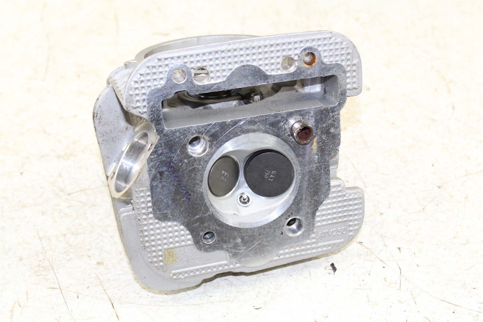 1999 Yamaha Bear Tracker 250 Cylinder Head Valve Cover w/ Camshaft READ 50122