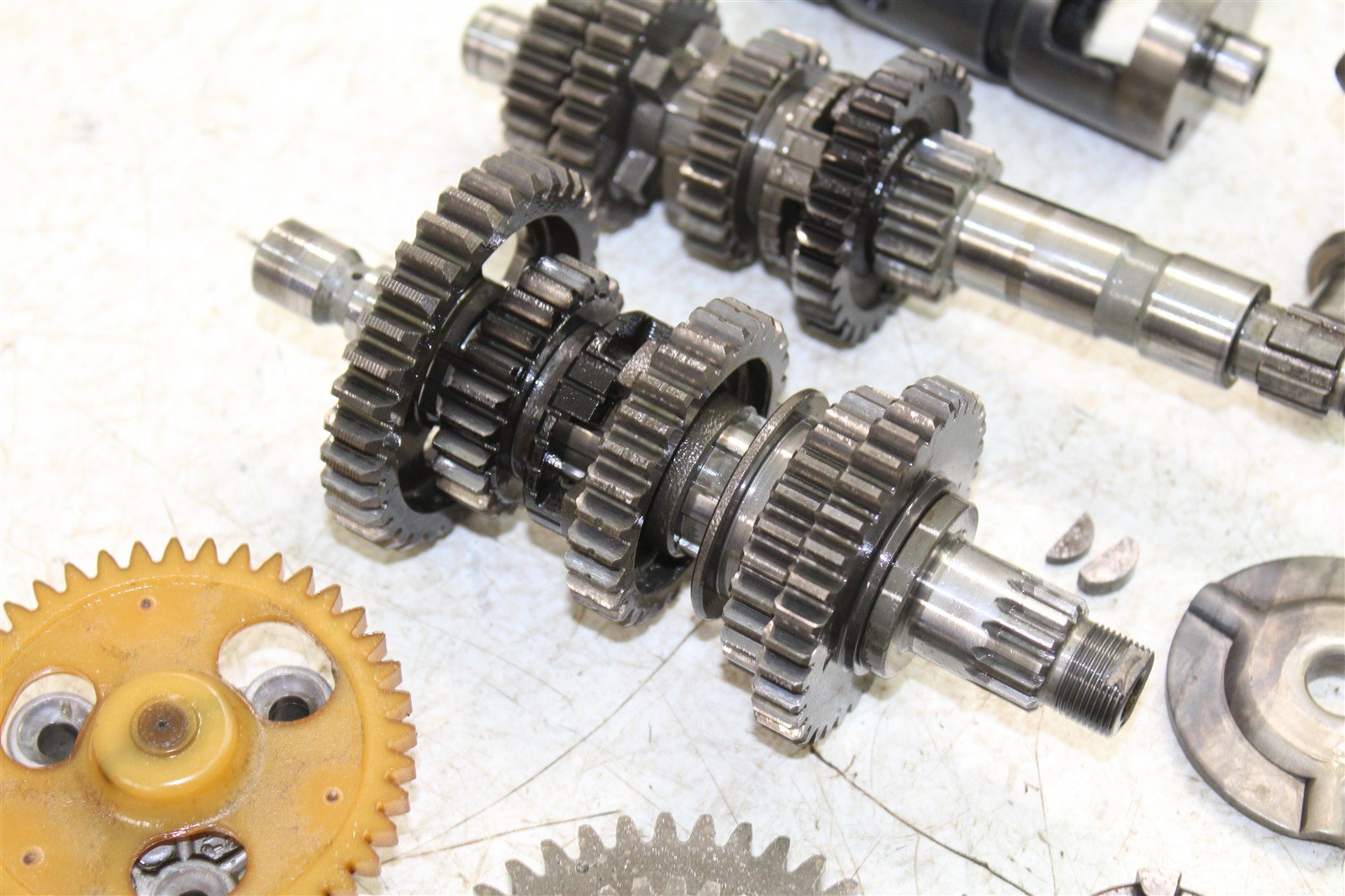 1999 Yamaha Bear Tracker 250 Transmission Gears Shift Shaft Forks Drum 50122