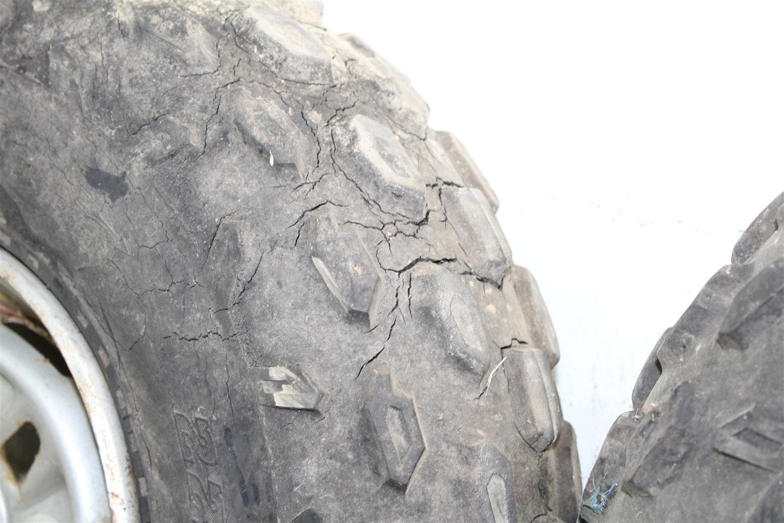 1999 Yamaha Bear Tracker 250 Front Wheel Set Rims 50122