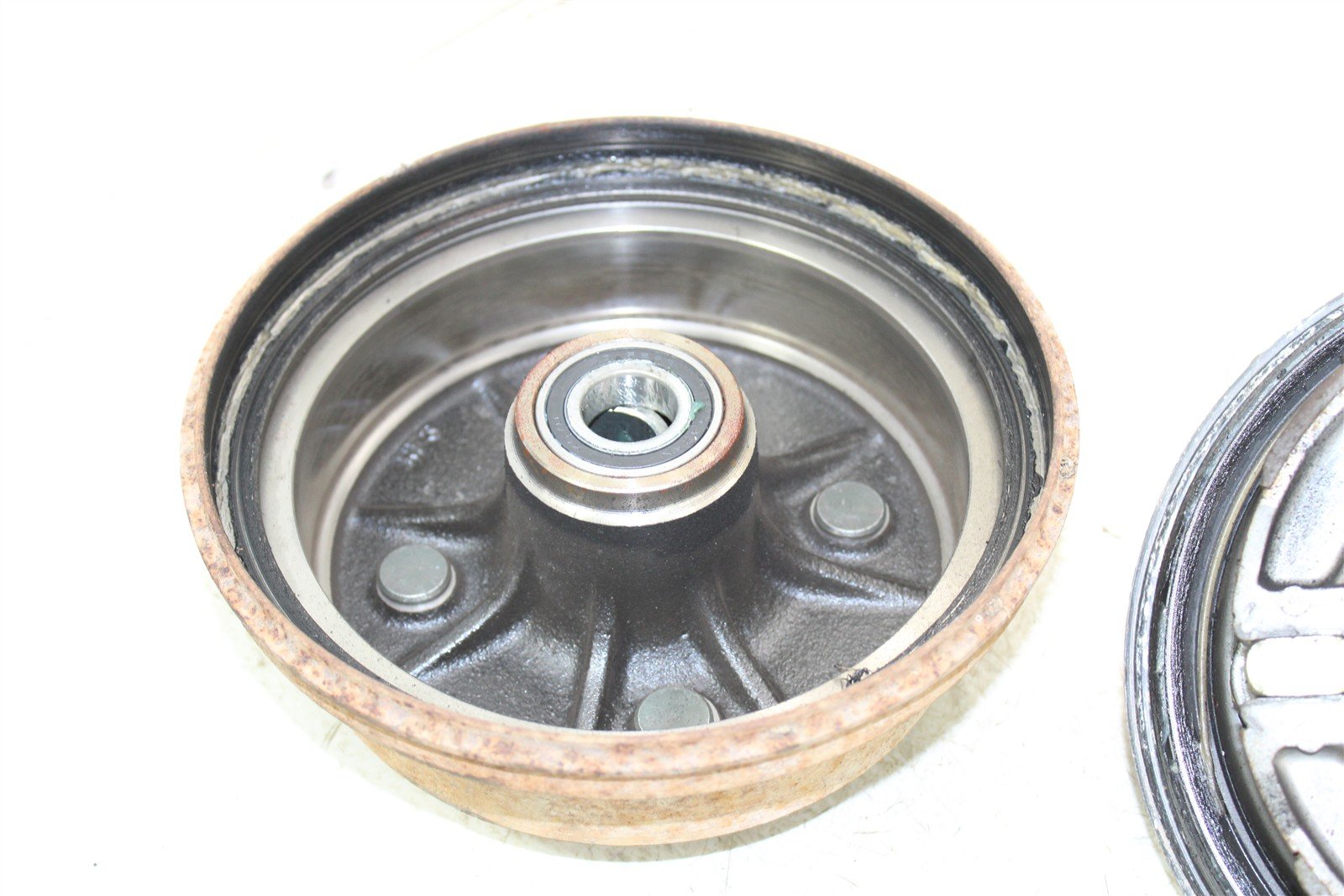 1999 Yamaha Bear Tracker 250 Front Left Brake Drum Backing Plate Panel Hub 50122