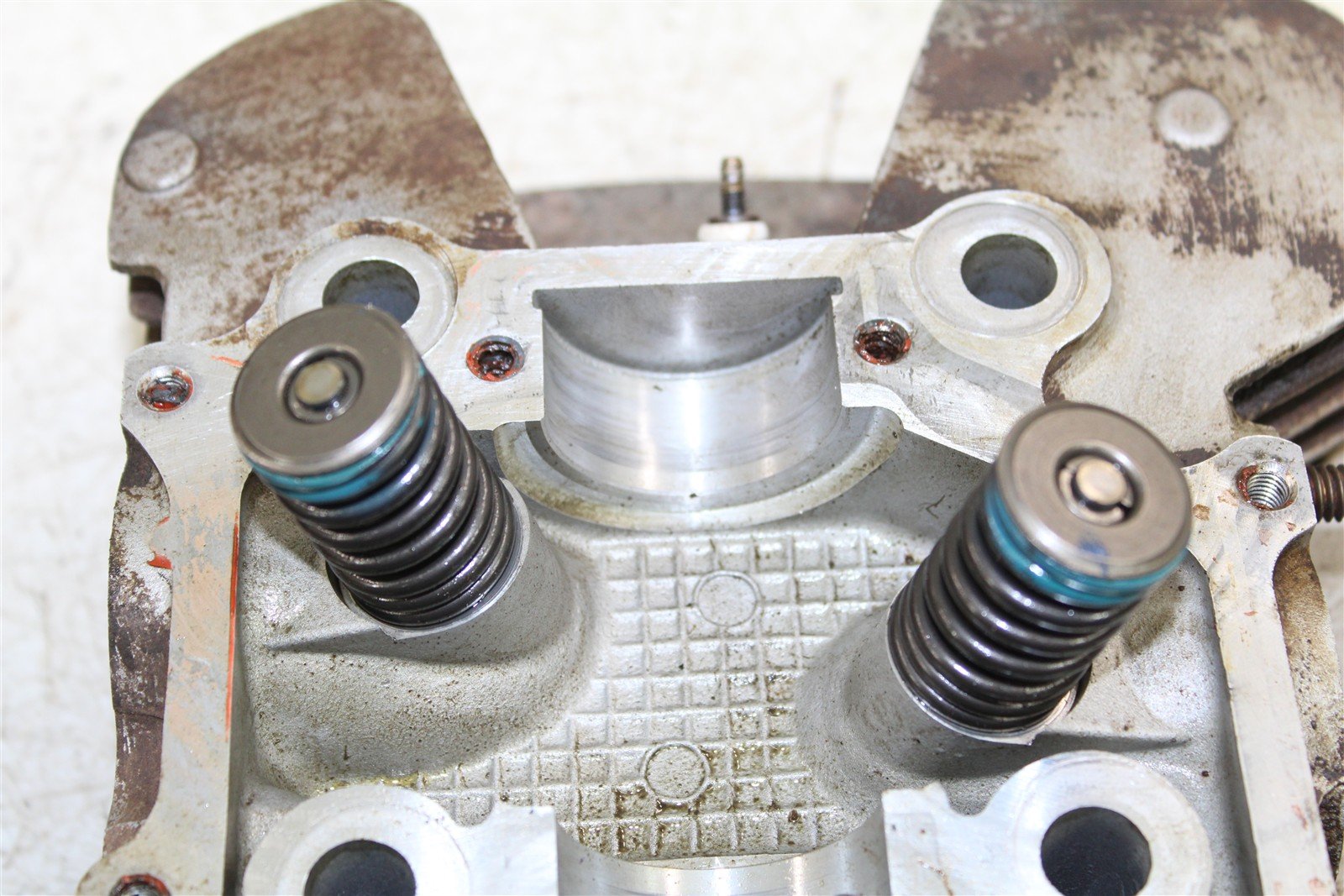 2007 Polaris Trail Boss 330 2x4 Cylinder Head Valve Cover Intake Exhaust 34156