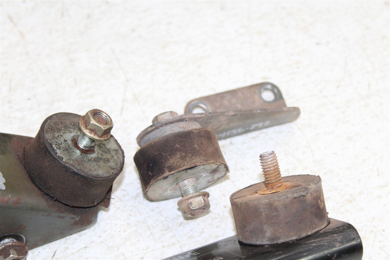 2007 Polaris Trail Boss 330 2x4 Engine Isolator Mounts Motor Brackets 34156