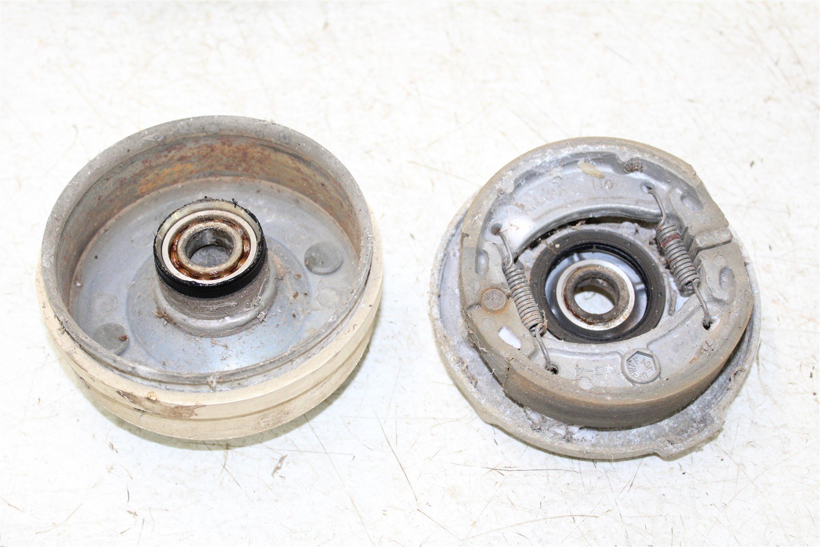 2003 Yamaha Raptor 80 Front Right Brake Drum Backing Plate Panel Hub 50123