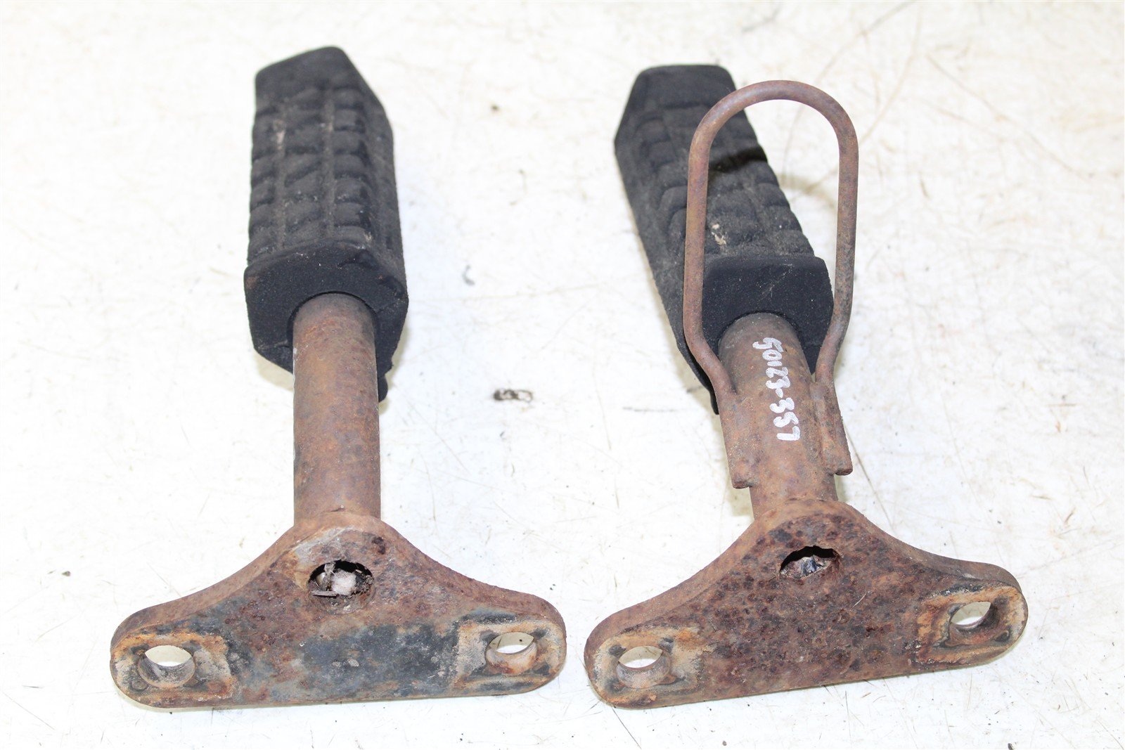 2003 Yamaha Raptor 80 Foot Pegs Rests Set Left Right 50123