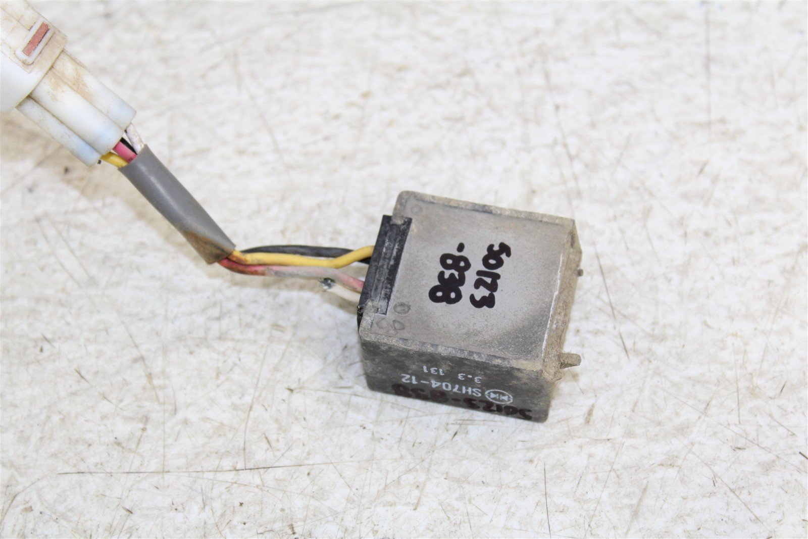 2003 Yamaha Raptor 80 Ignition Coil Wire Plug Boot w/ Voltage Regulator 50123