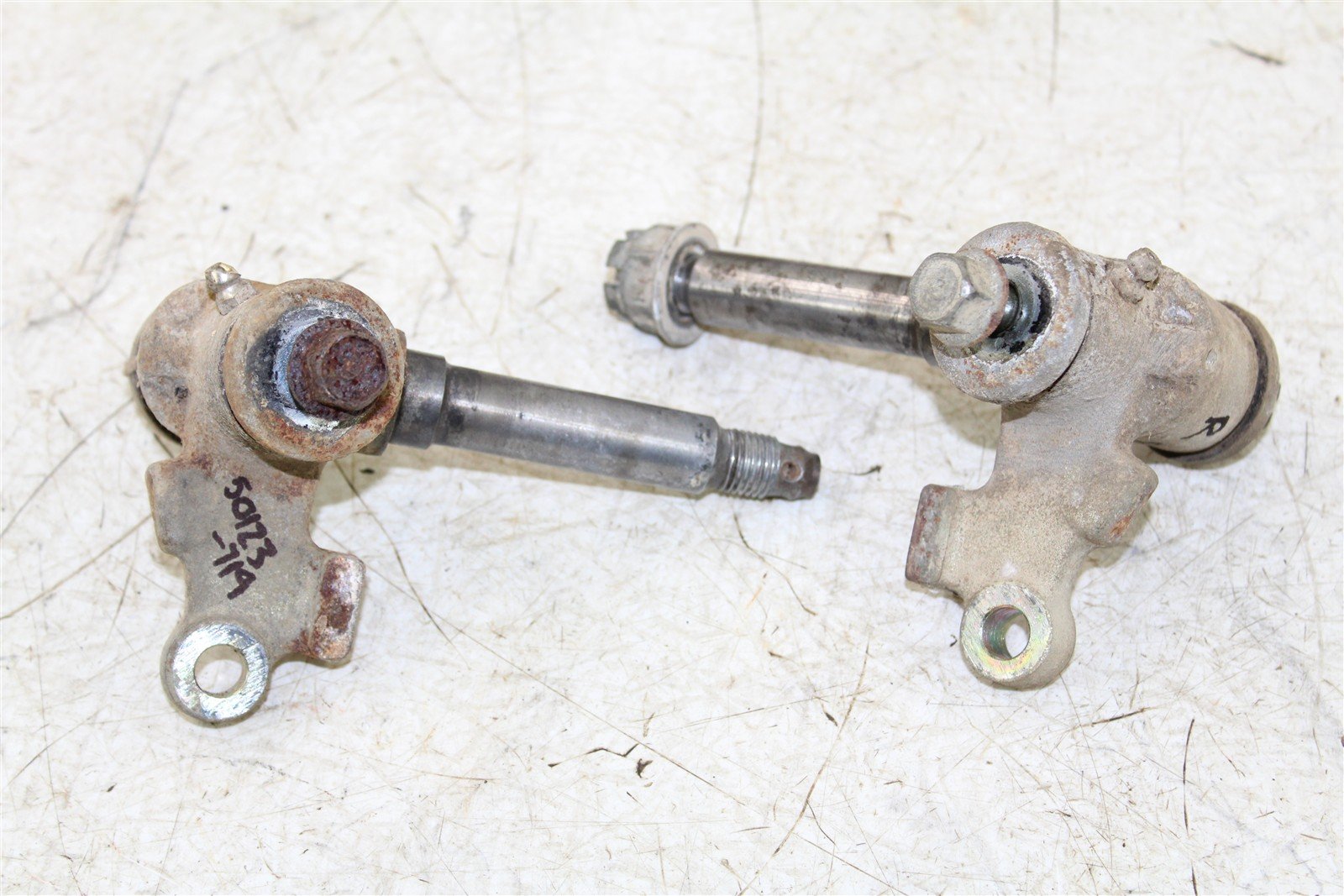 2003 Yamaha Raptor 80 Front Spindles Knuckle Set Left Right 50123