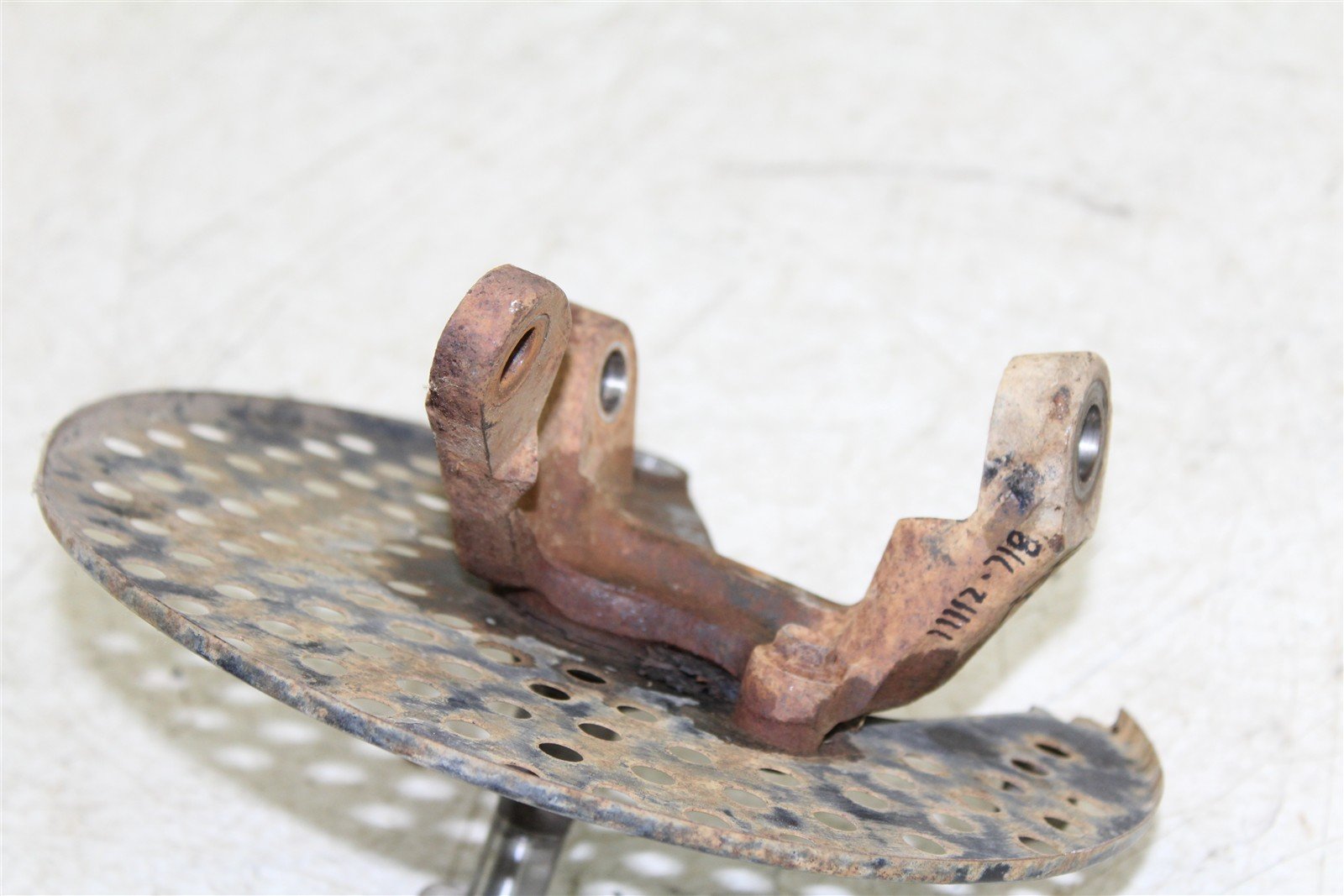 2002 Honda TRX 300EX Front Right Spindle Knuckle 11112