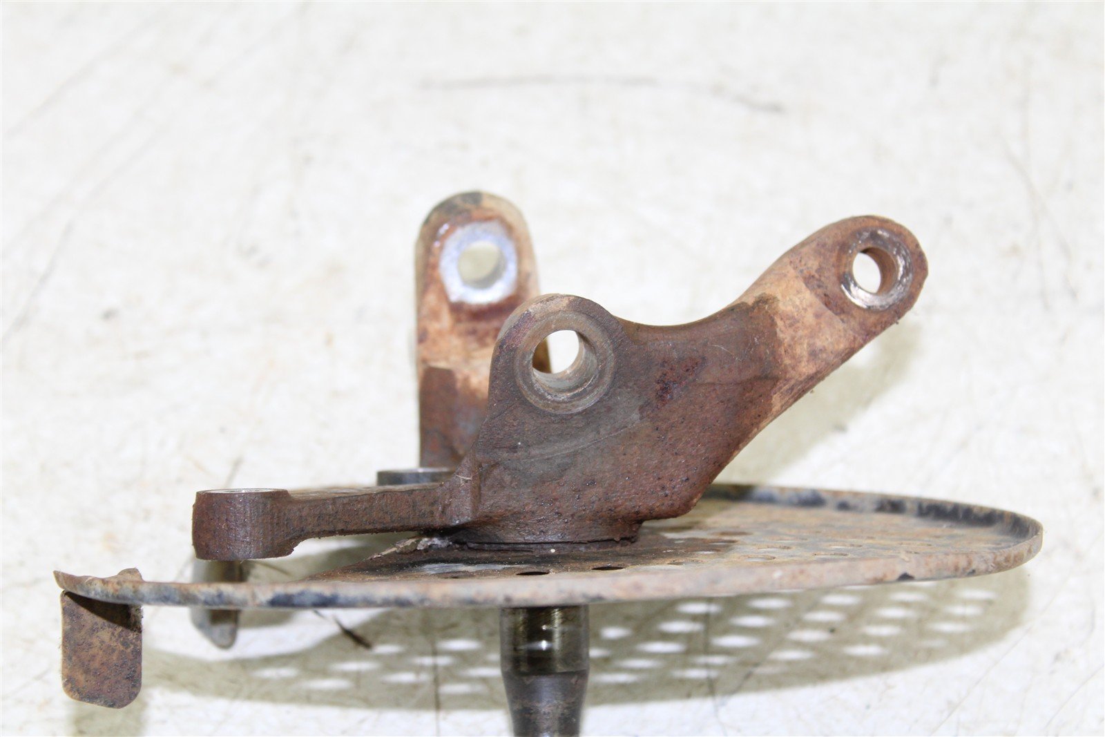 2002 Honda TRX 300EX Front Right Spindle Knuckle 11112