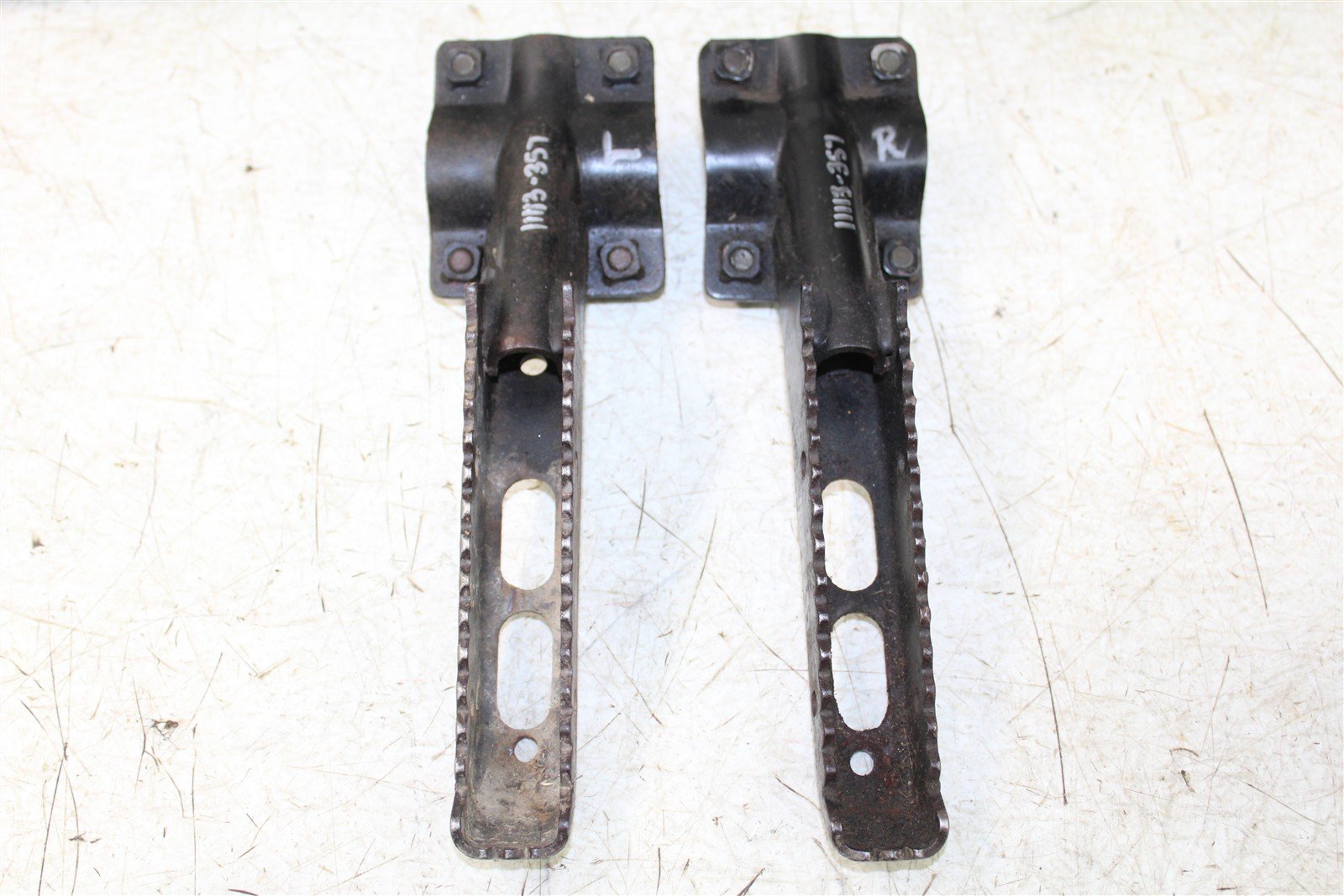 1988 Honda Fourtrax 300 4x4 Foot Pegs Rests Set Left Right 11113