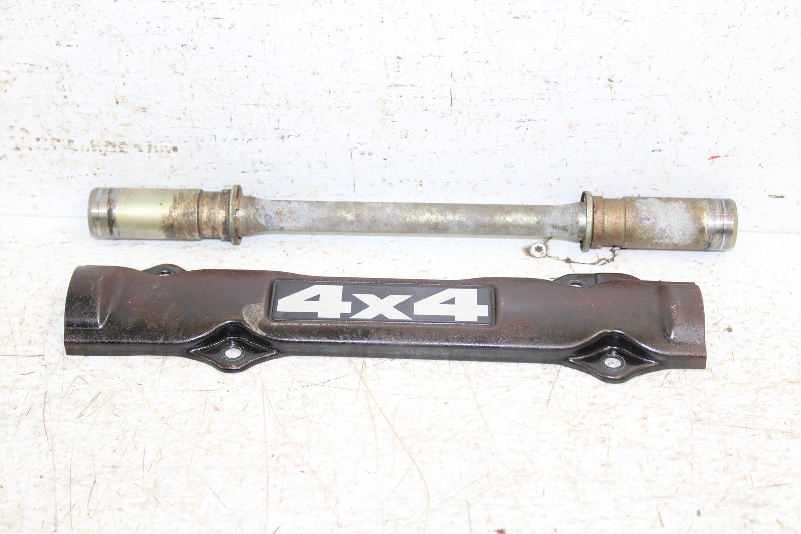1988 Honda Fourtrax 300 4x4 Center Through Drive Shaft Assembly w/ Cover 11113
