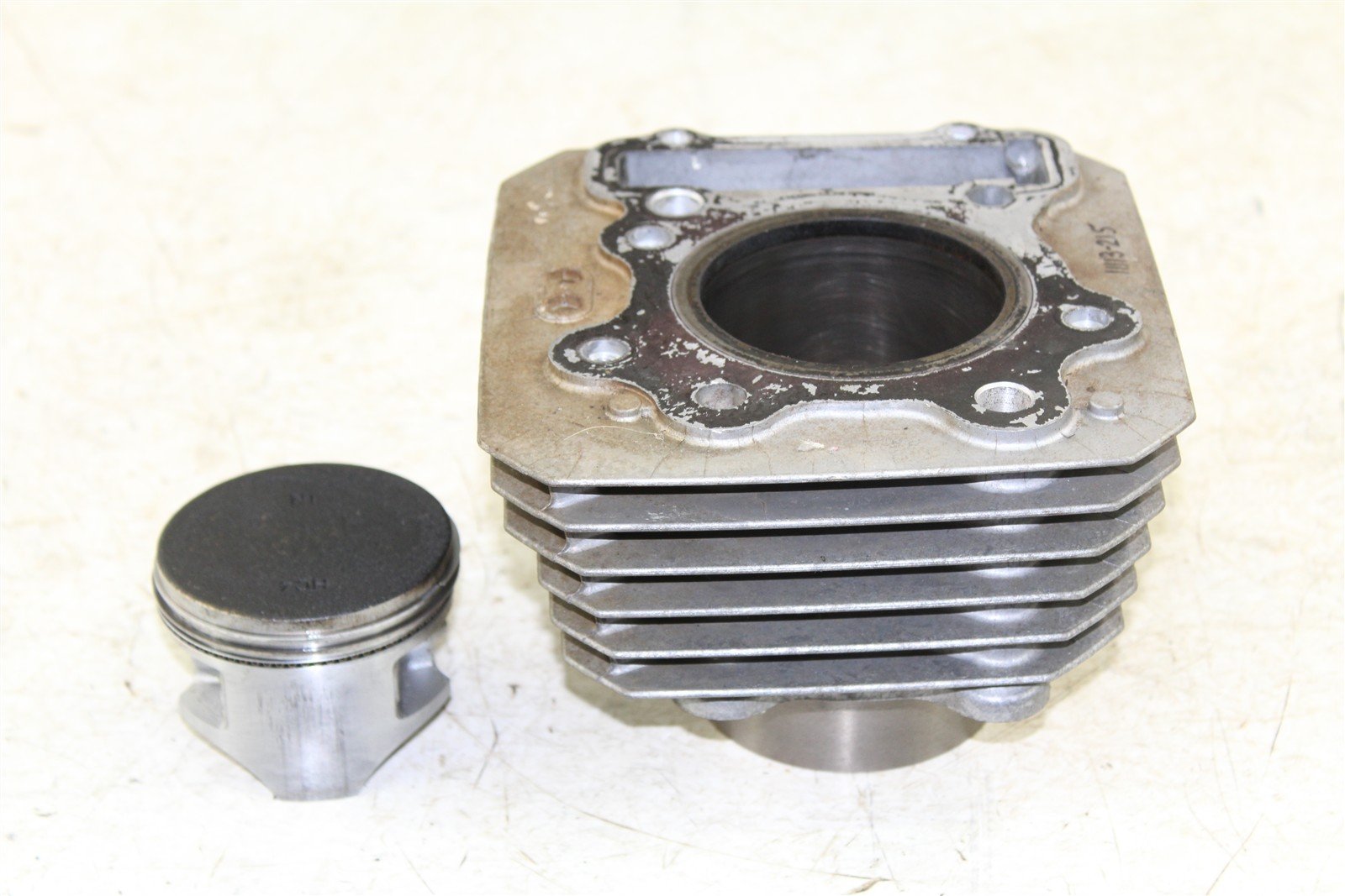 1988 Honda Fourtrax 300 4x4 Engine Cylinder Jug w/ Piston 11113