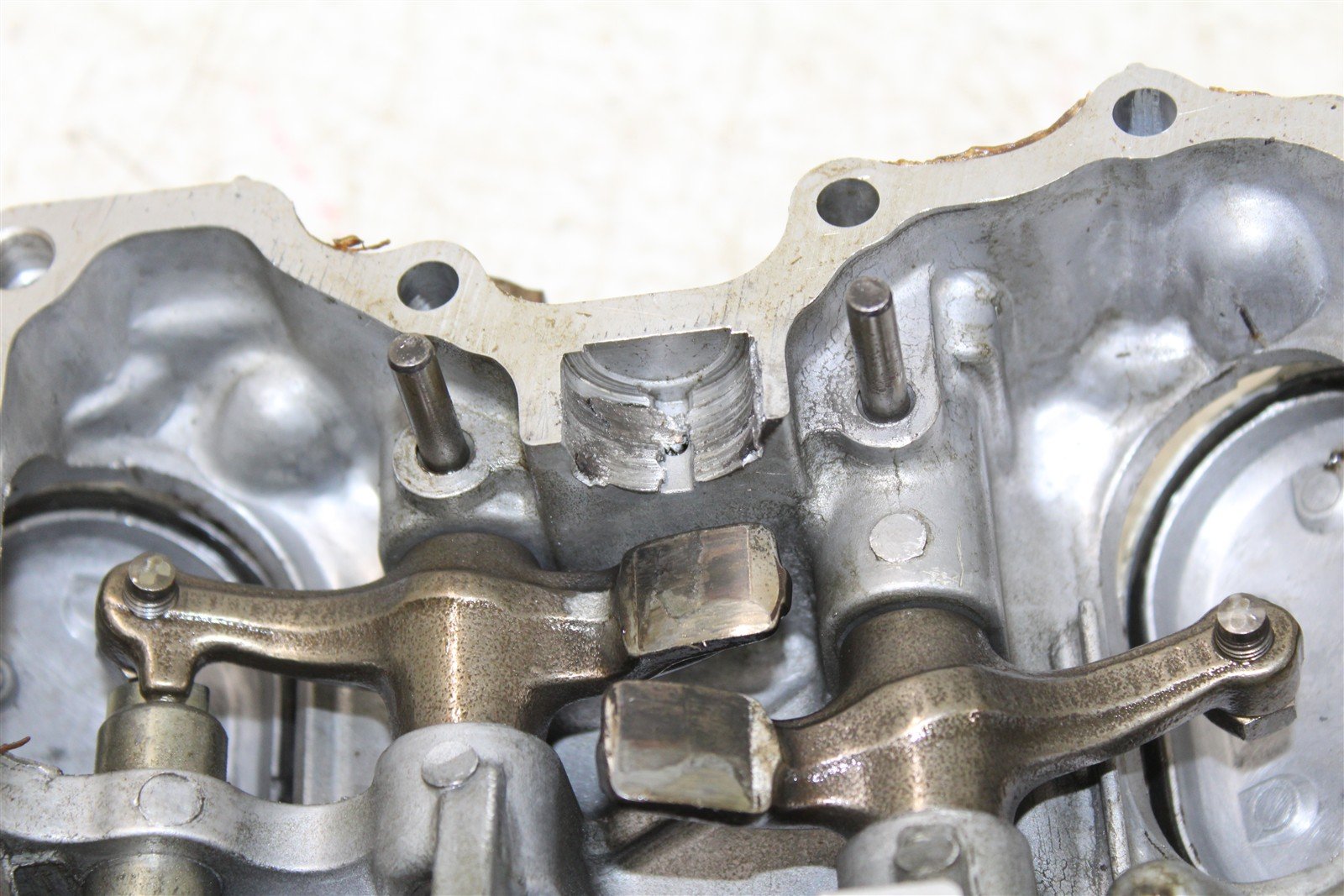 1988 Honda Fourtrax 300 4x4 Cylinder Head Valve Cover Rockers READ DESCRIP 11113