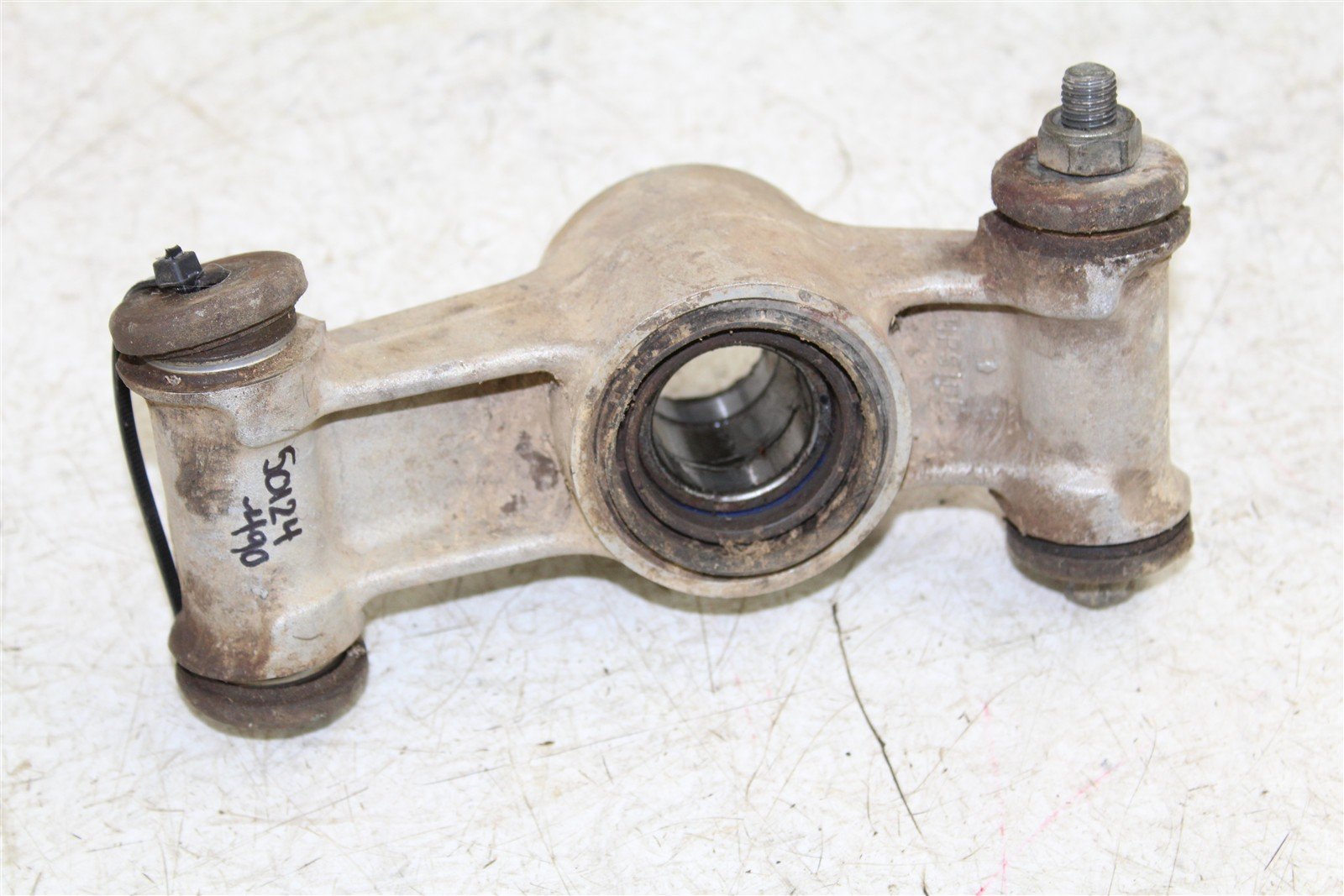 2002 Yamaha Grizzly 660 4x4 Rear Knuckle Control Arm Mount Left Right 50124