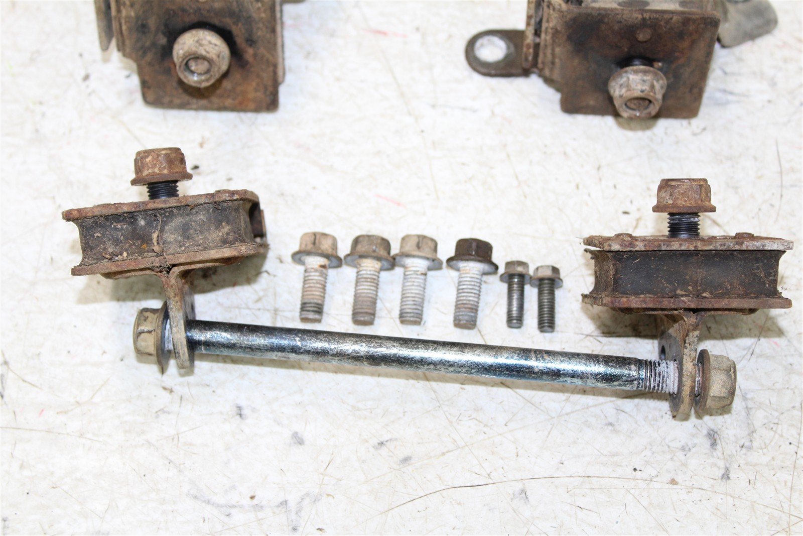 2002 Yamaha Grizzly 660 4x4 Engine Mounts Motor Brackets 50124