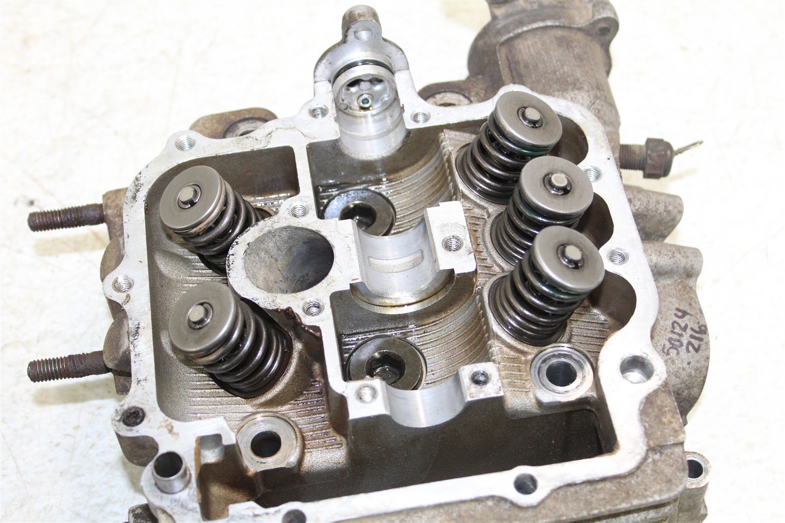 2002 Yamaha Grizzly 660 4x4 Cylinder Head Valve Cover w/ Rocker Arms 50124