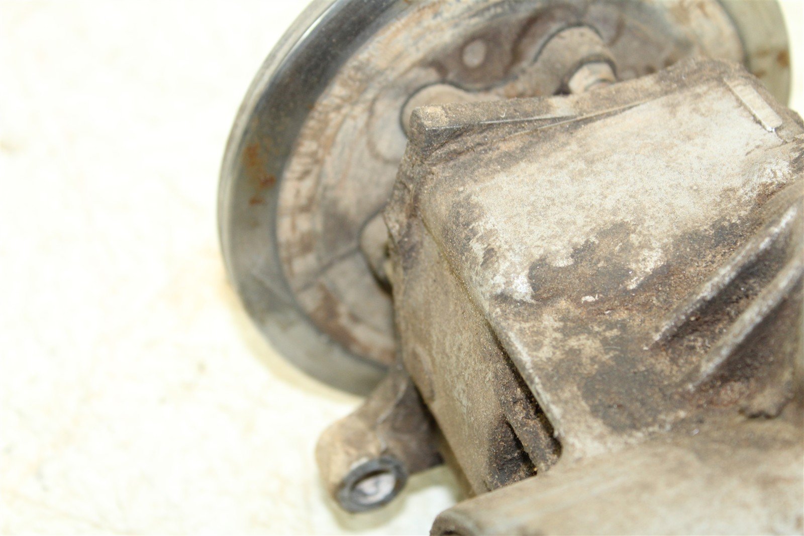 2002 Yamaha Grizzly 660 4x4 Rear Differential FOR PARTS 50124