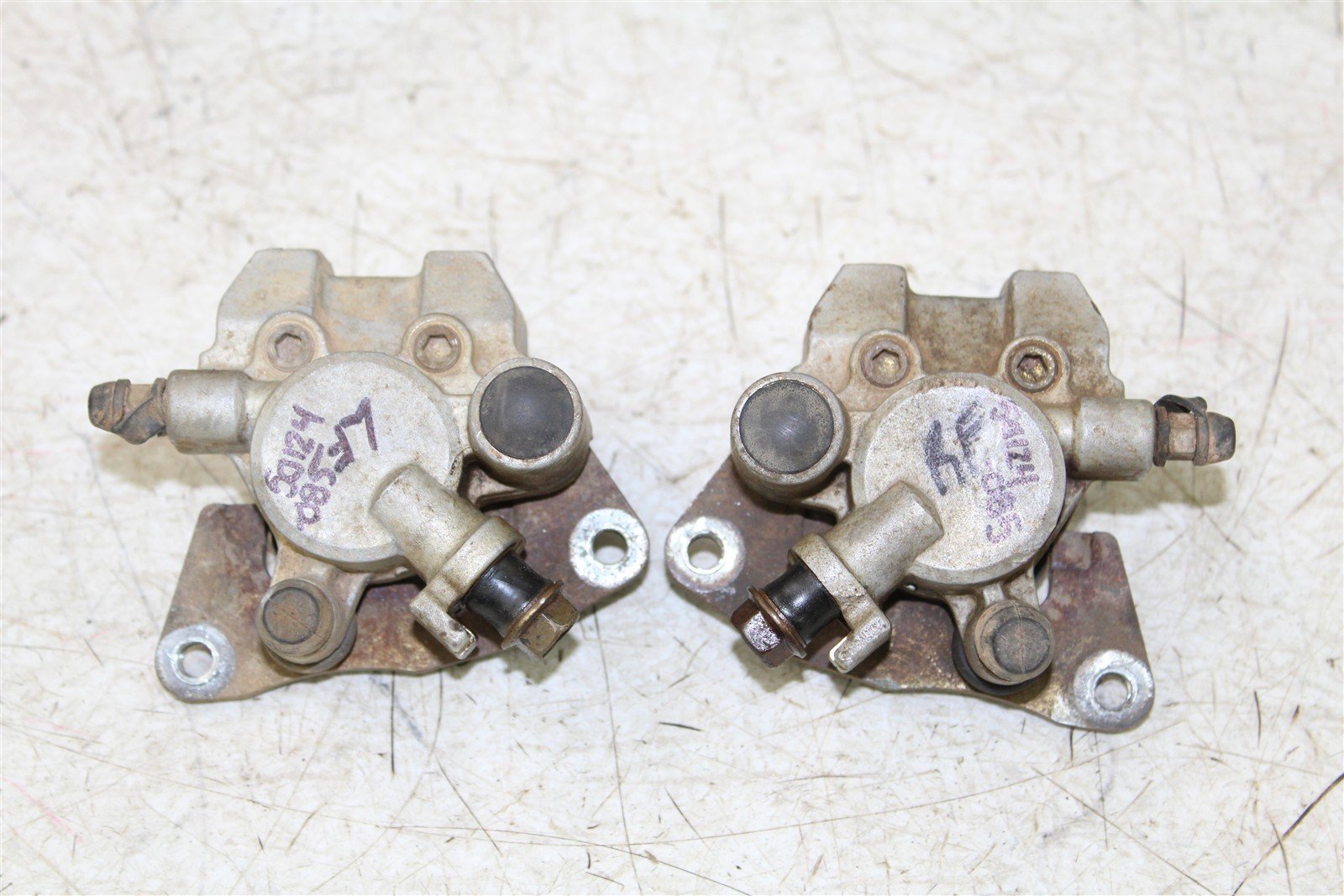 2002 Yamaha Grizzly 660 4x4 Front Brake Calipers Set Left Right 50124