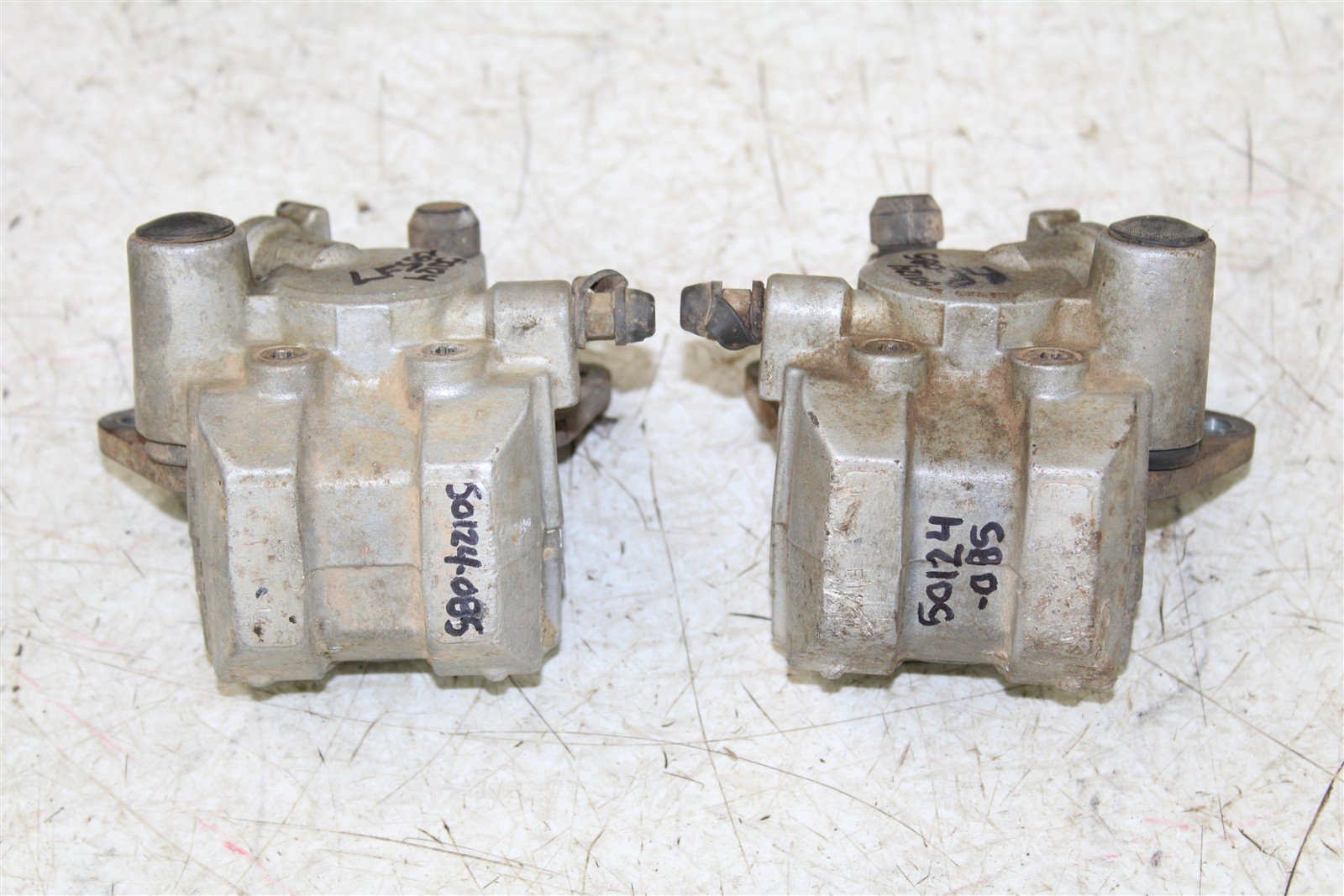 2002 Yamaha Grizzly 660 4x4 Front Brake Calipers Set Left Right 50124