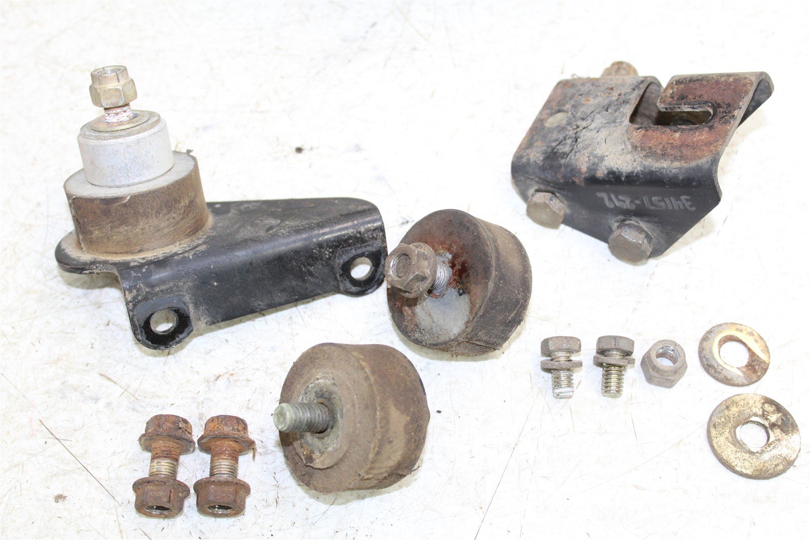 1999 Polaris Magnum 500 4x4 Engine Isolator Mounts Motor Brackets 34157