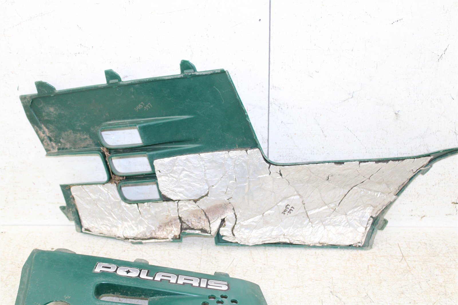 1999 Polaris Magnum 500 4x4 Gas Tank Shroud Fenders Left Right 34157