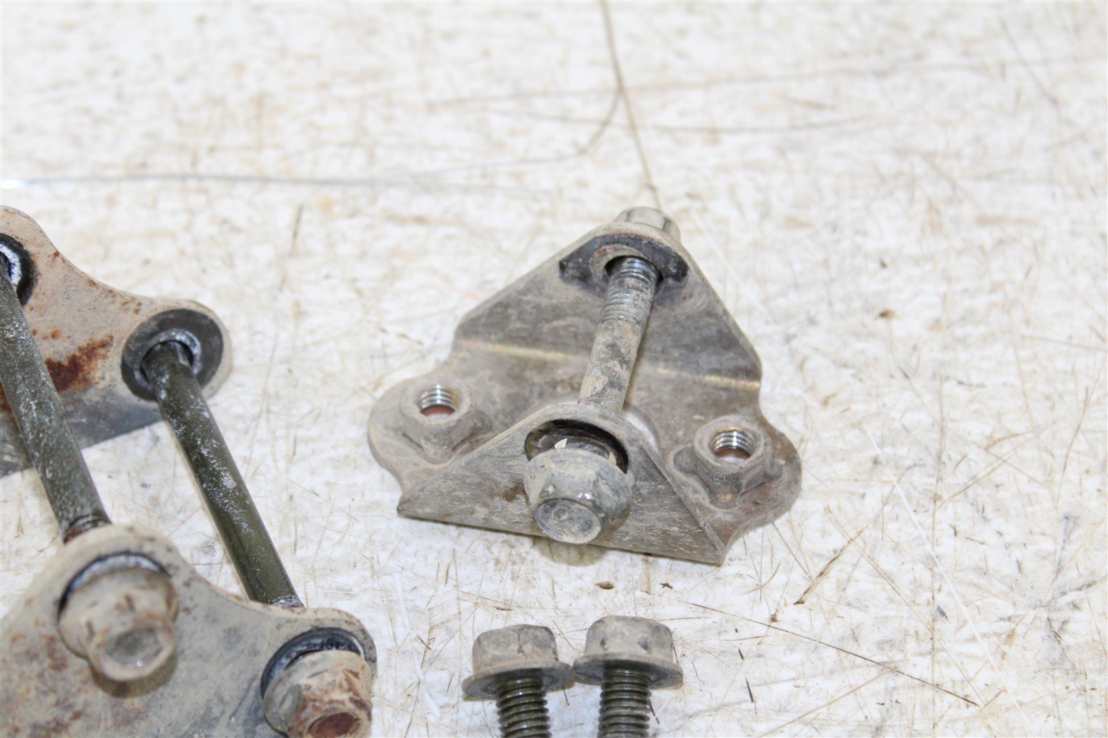 2001 Yamaha Big Bear 400 4x4 Engine Mounts Motor Brackets 50125