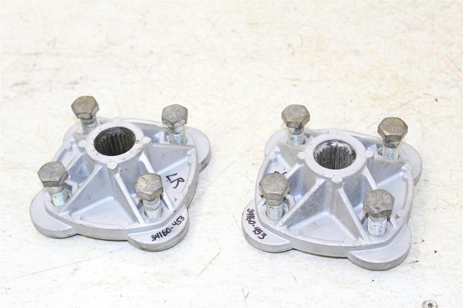 1997 Polaris Scrambler 500 4x4 Rear Hubs Wheel Mounts 34160