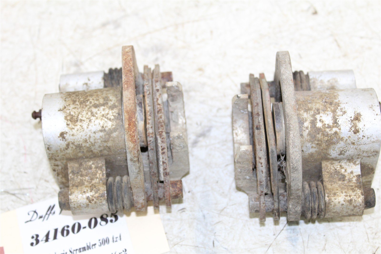 1997 Polaris Scrambler 500 4x4 Front Brake Calipers Set Left Right 34160