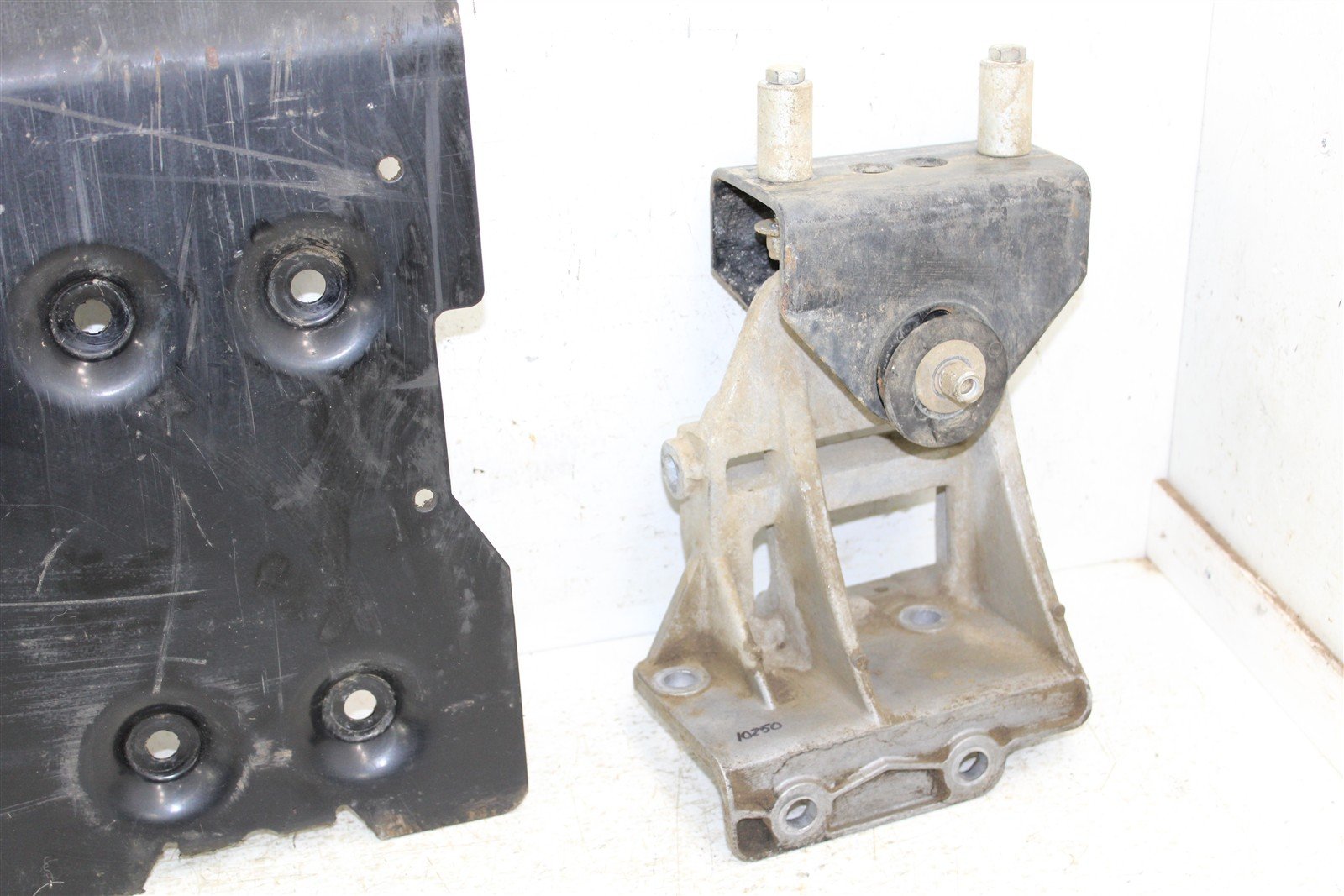 2003 EZGO TXT GAS Golf Cart Engine Mounts Motor Brackets Skid Plate Guard 10250