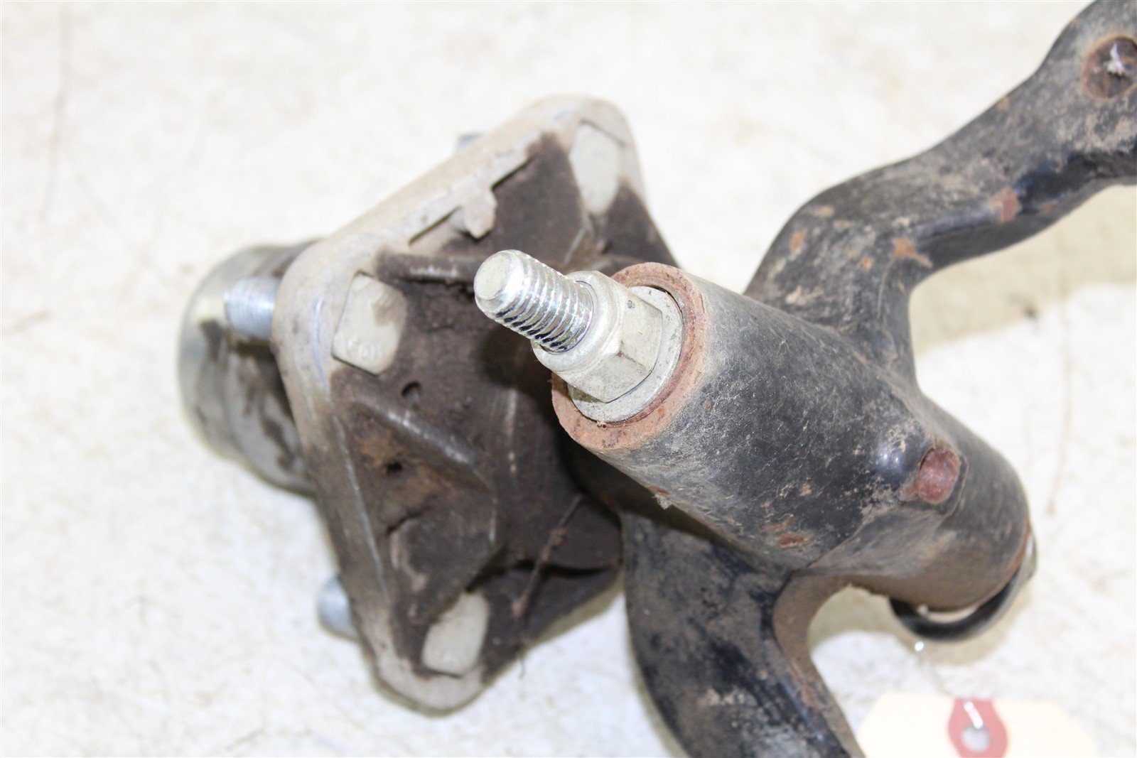 2003 EZGO TXT GAS Golf Cart Front Right Hub w/ Spindle Knuckle 10250