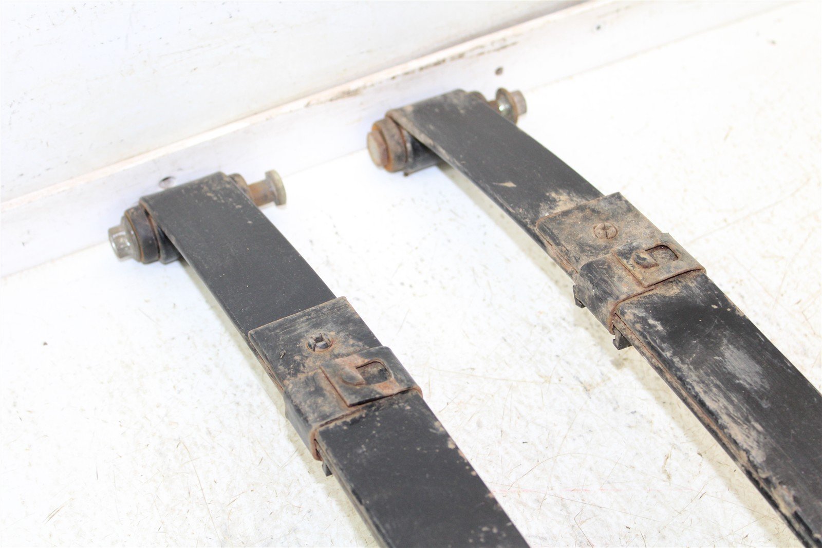 2003 EZGO TXT GAS Golf Cart Rear Leaf Springs Suspension Shackle Plates 10250